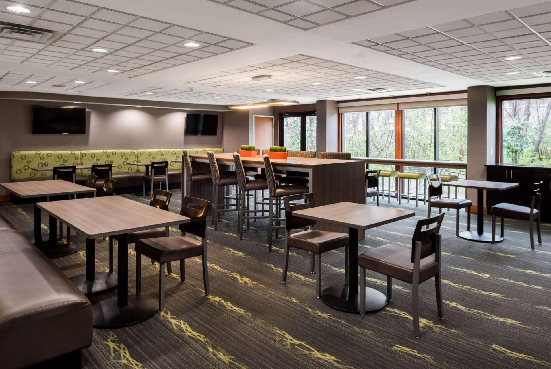 Wingate by Wyndham Columbia photo 11