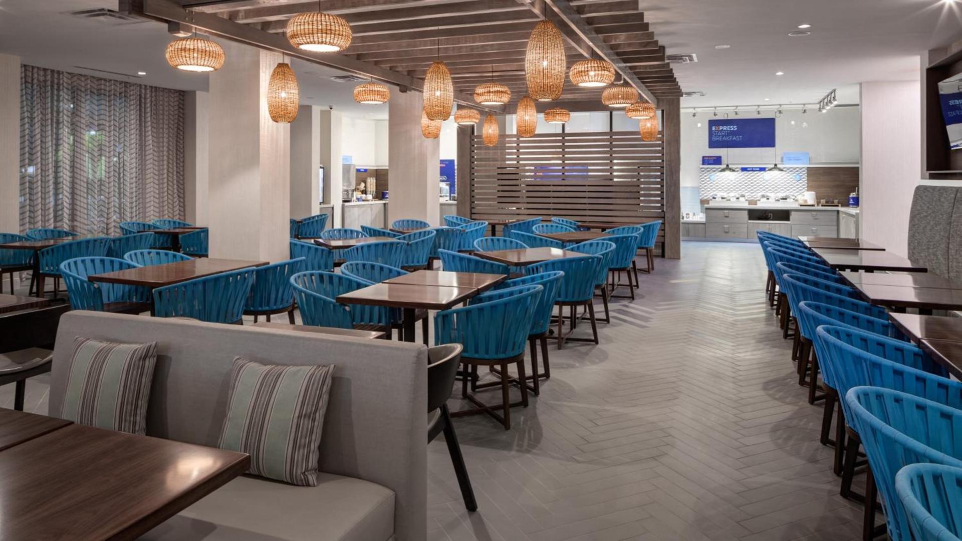Holiday Inn Express & Suites Orlando At SeaWorld by IHG - With Free Shuttle Service to SeaWorld Parks photo 15