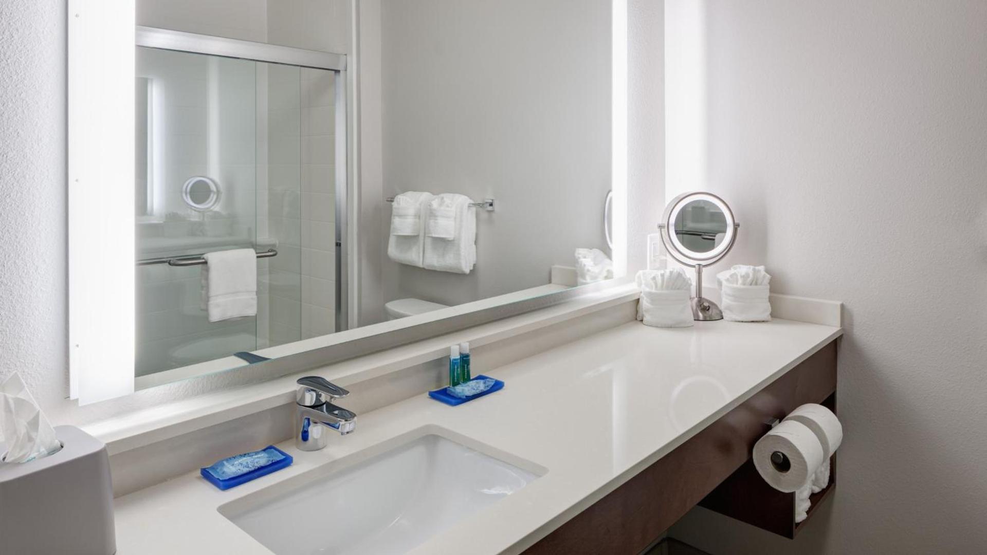 Holiday Inn Express & Suites Orlando At SeaWorld by IHG - With Free Shuttle Service to SeaWorld Parks photo 55