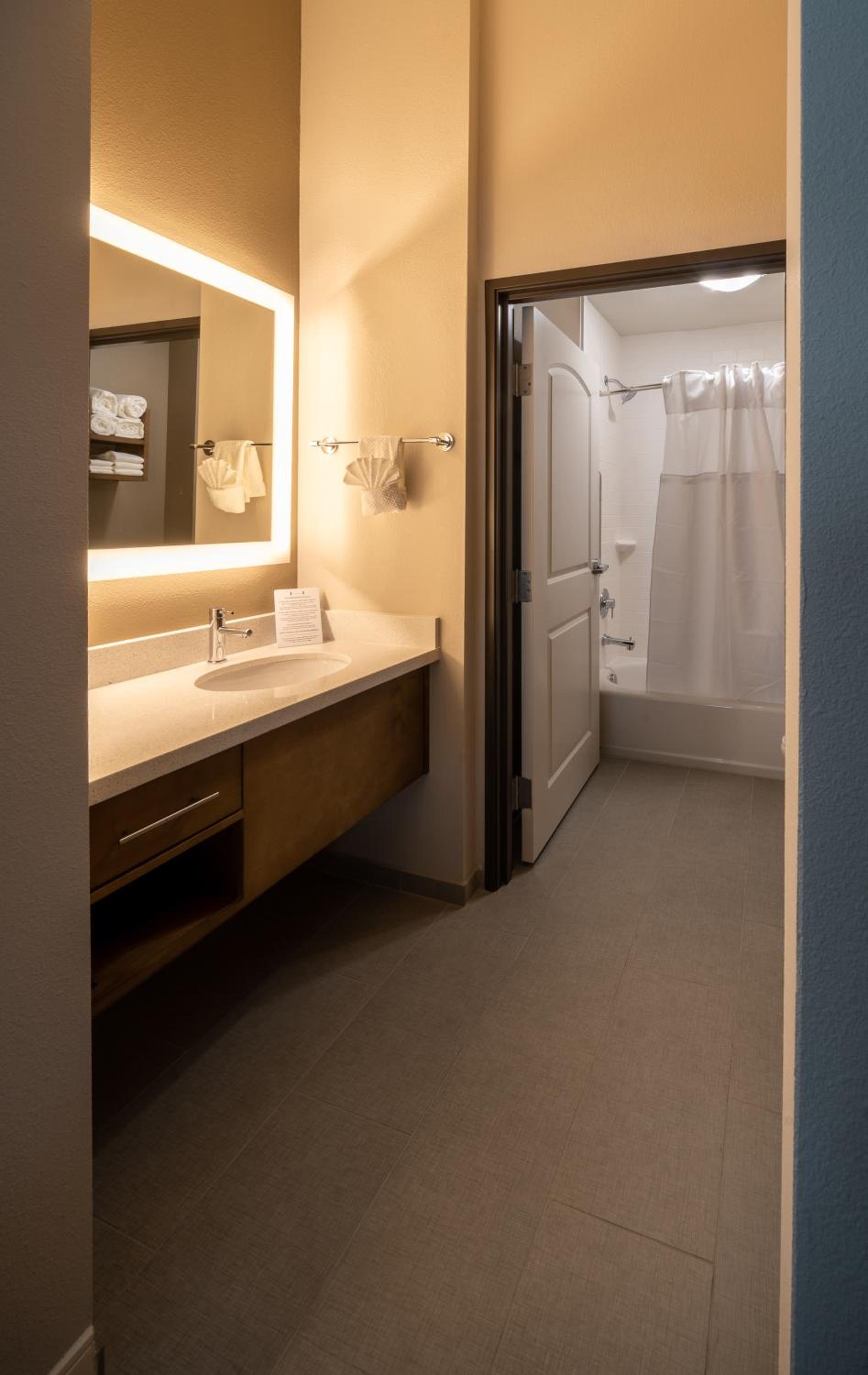 Staybridge Suites Houston East - Baytown by IHG photo 100