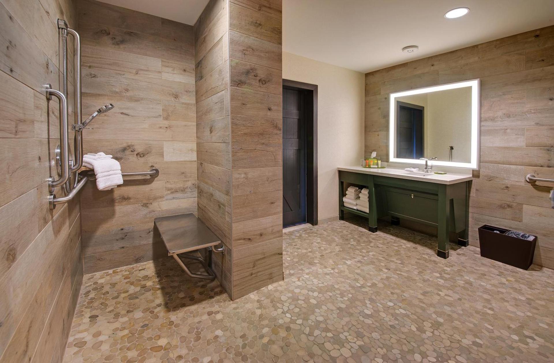 Hotel Indigo Traverse City by IHG photo 40