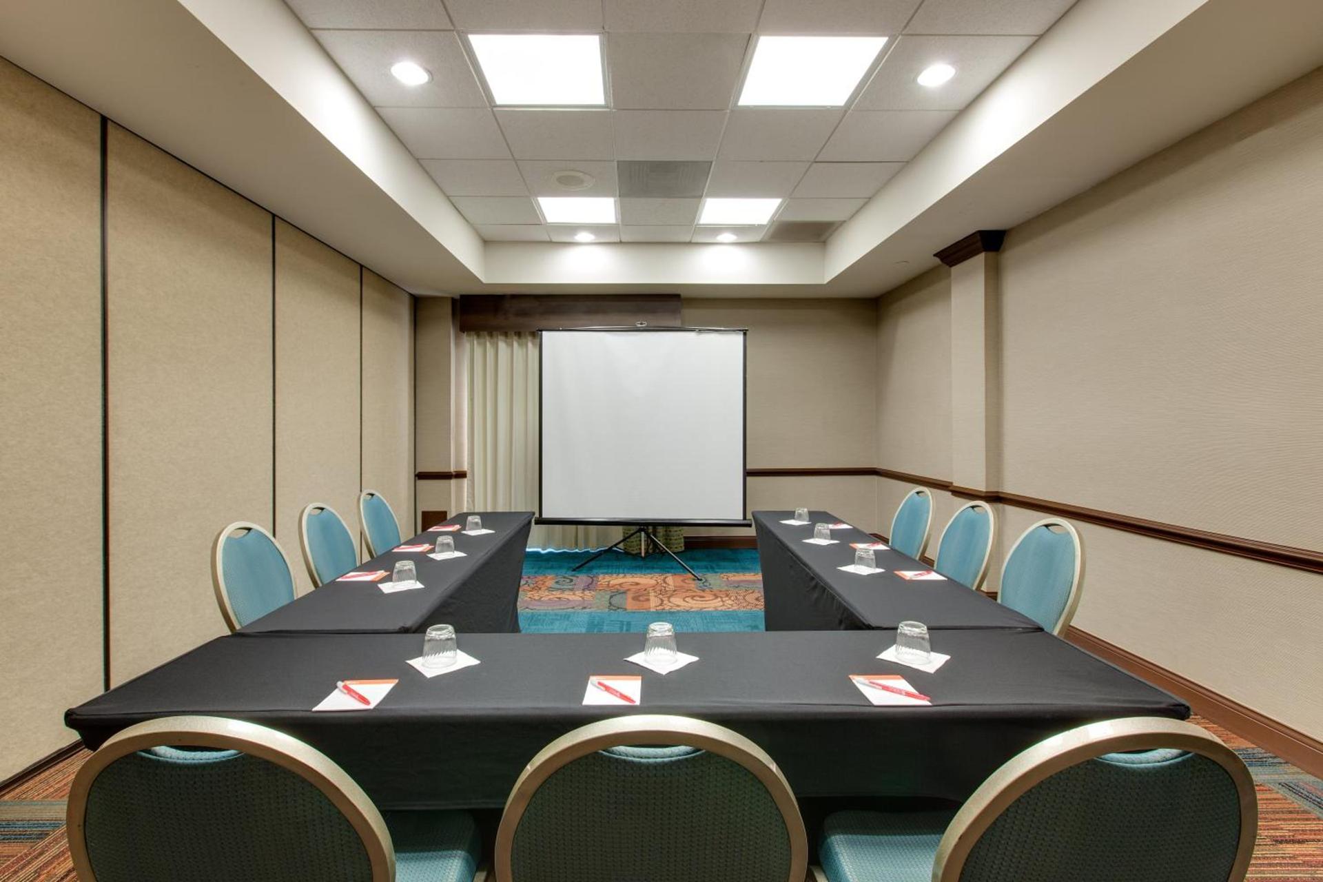 Hotel Indigo Chicago - Vernon Hills by IHG photo 6