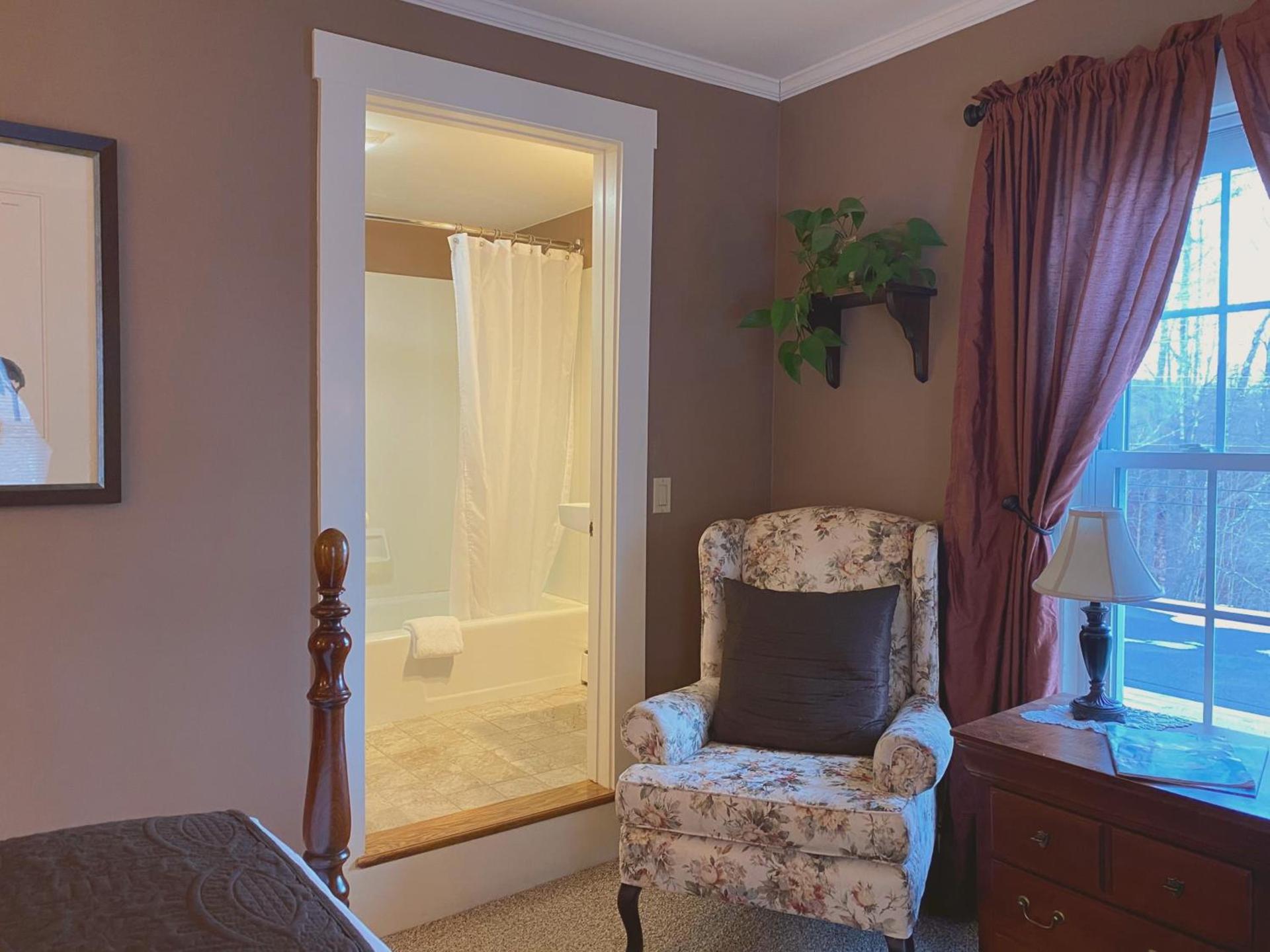 Inn at Pleasant Lake photo 62