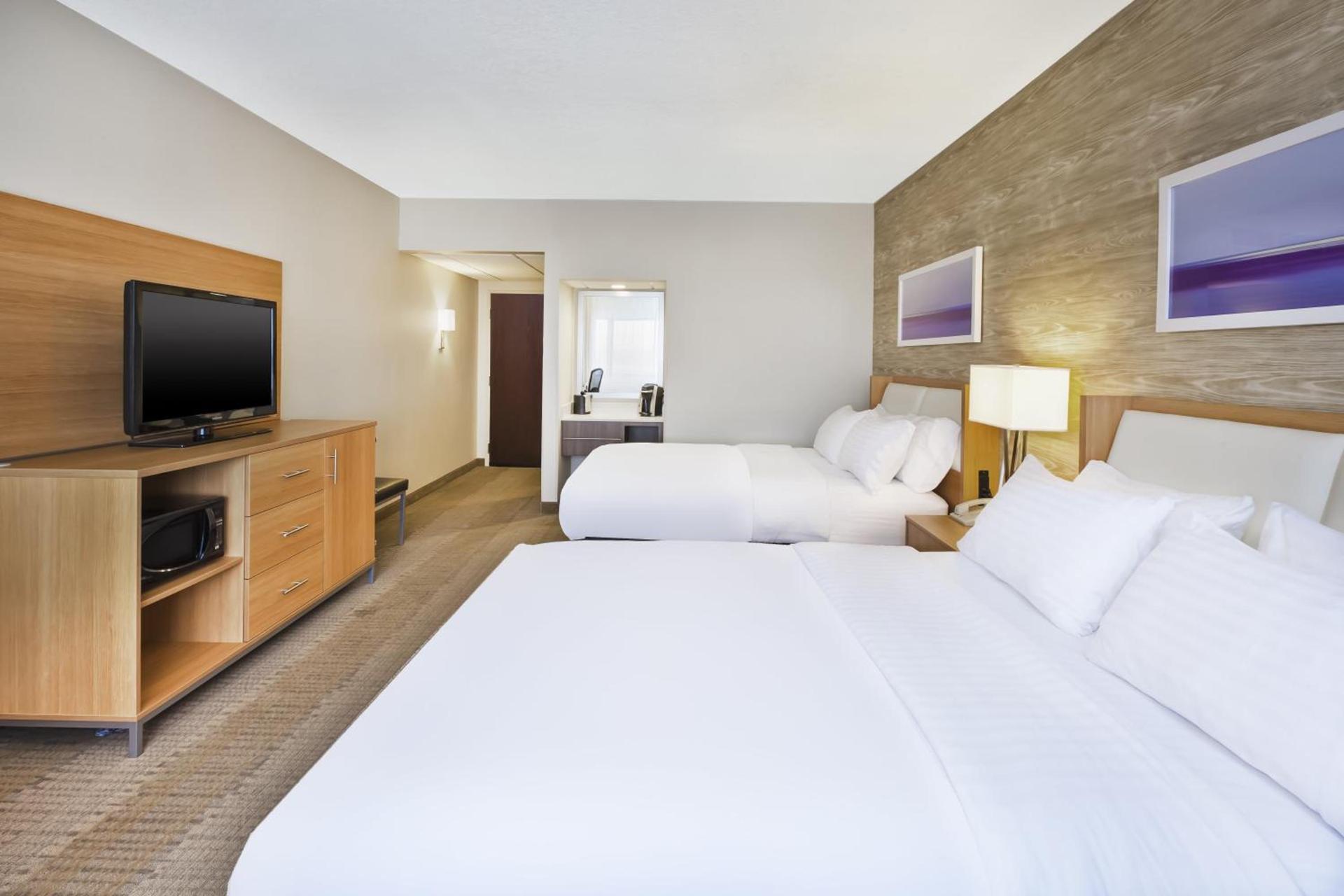 DoubleTree by Hilton Rapid City Downtown Convention Center photo 55