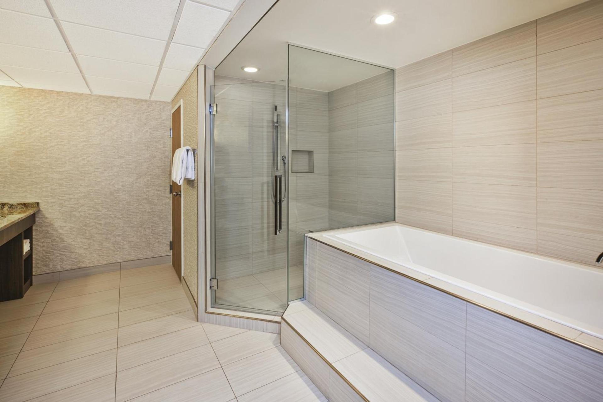 DoubleTree by Hilton Rapid City Downtown Convention Center photo 50