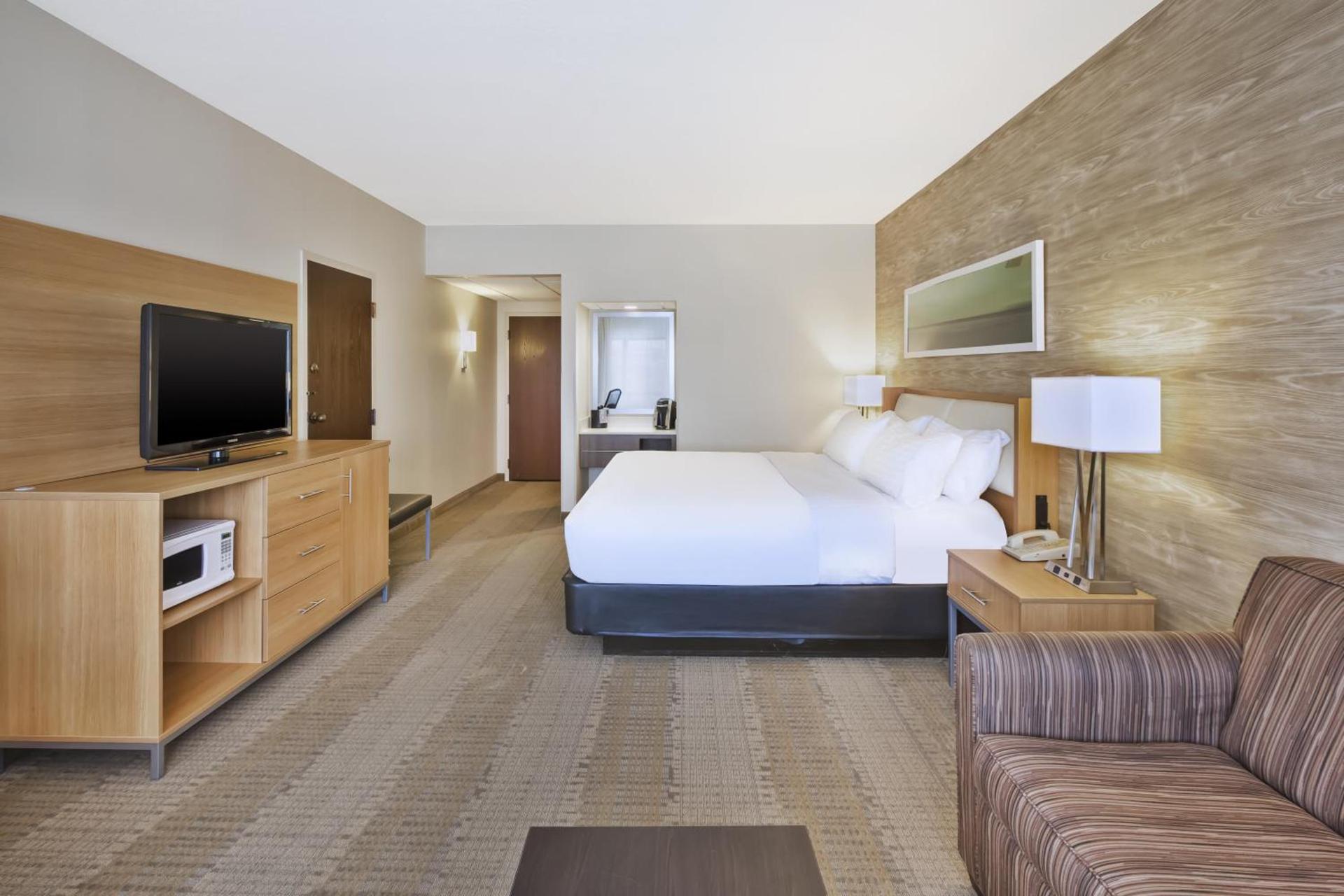 DoubleTree by Hilton Rapid City Downtown Convention Center photo 47