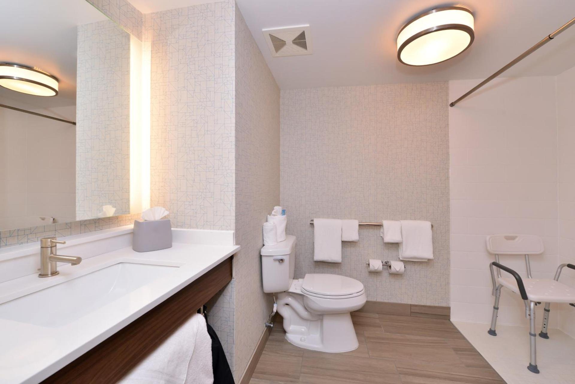 Holiday Inn Express & Suites Indianapolis Dtn-Conv Ctr Area by IHG photo 37