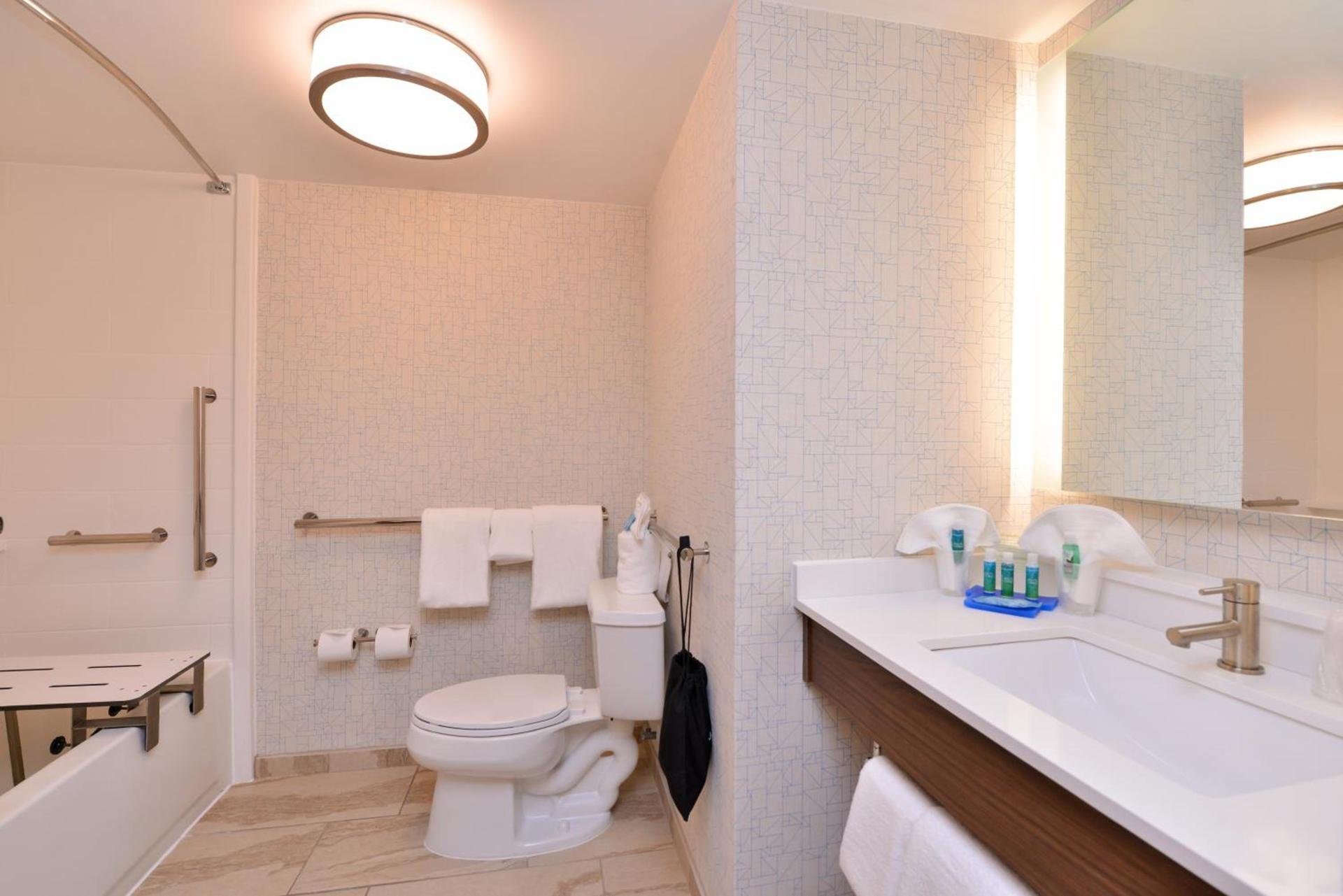 Holiday Inn Express & Suites Indianapolis Dtn-Conv Ctr Area by IHG photo 27