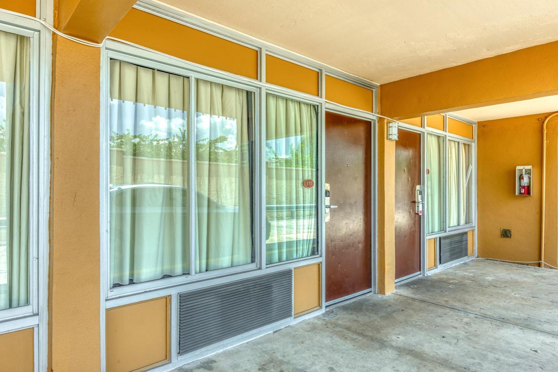 Hotel Belair Orlando Near Florida Mall photo 1