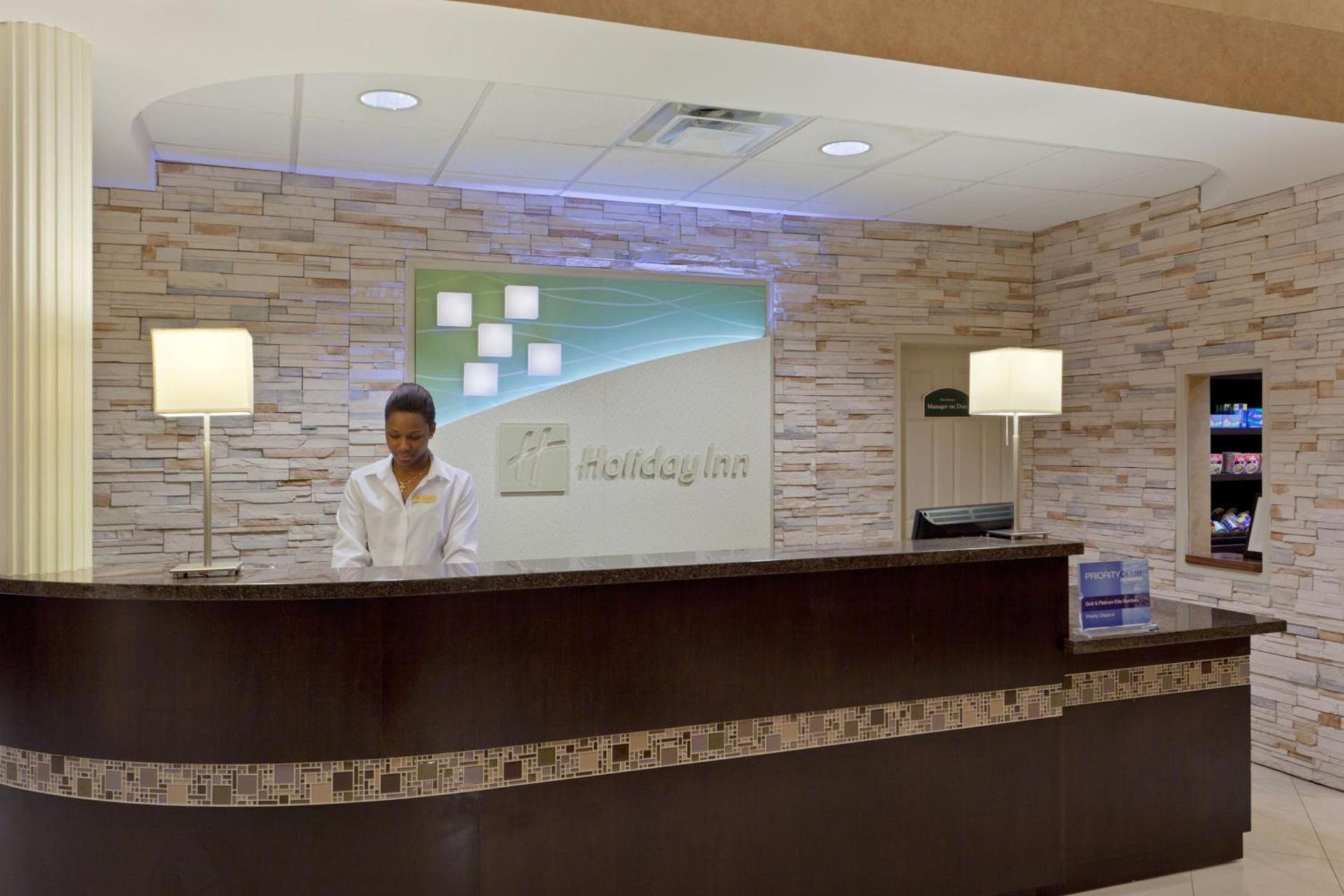 Armoni Inn & Suites photo 7