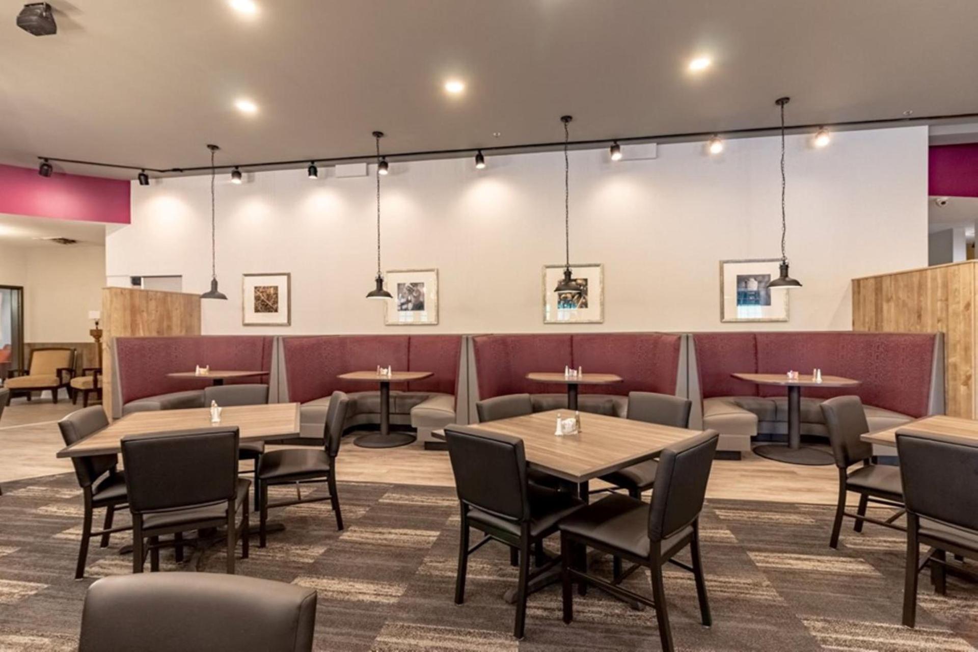 Holiday Inn Poplar Bluff by IHG photo 52