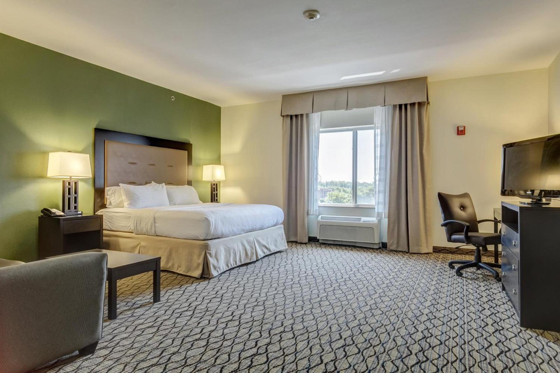 Holiday Inn Poplar Bluff by IHG photo 79