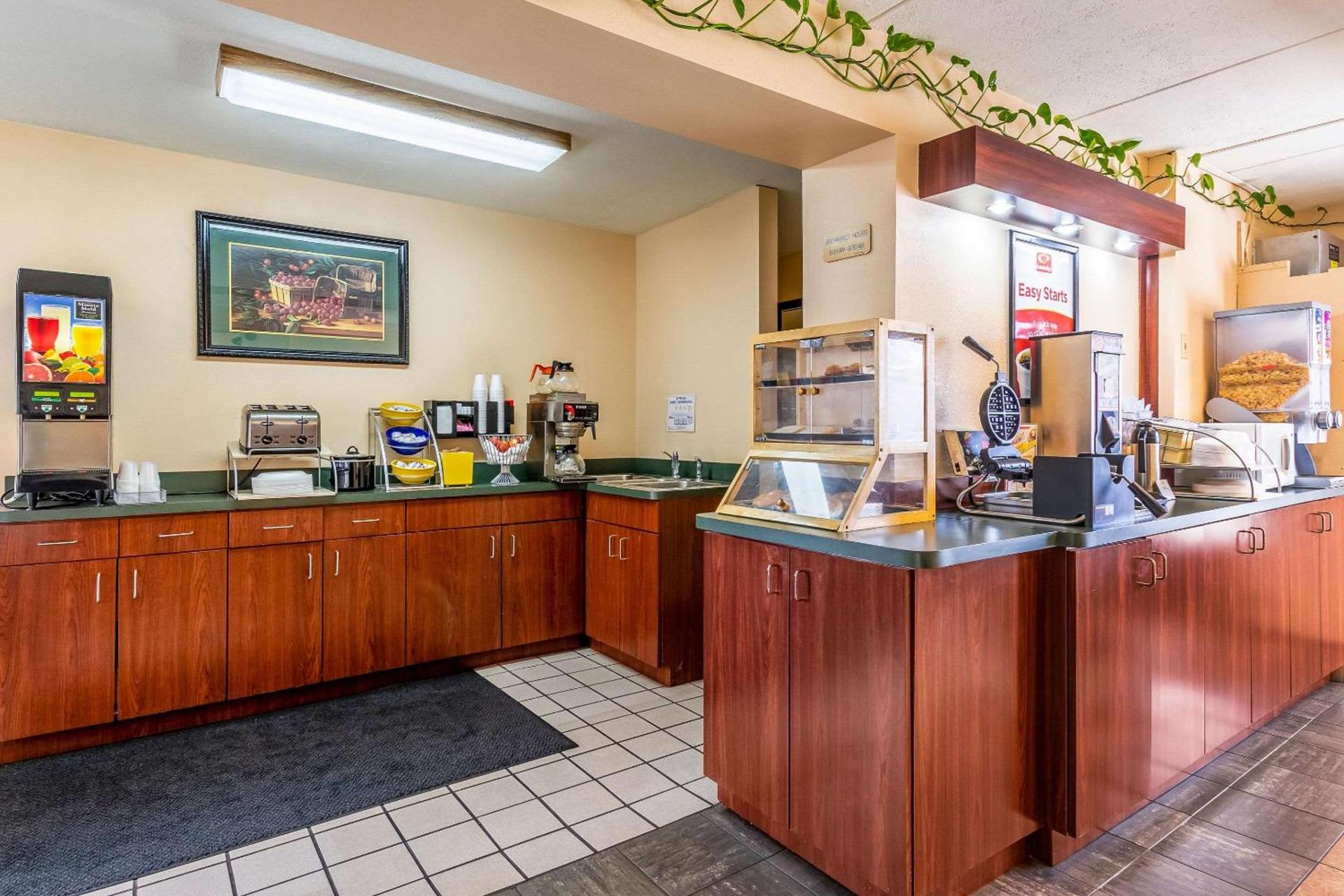 Econo Lodge Rocky Top photo 23