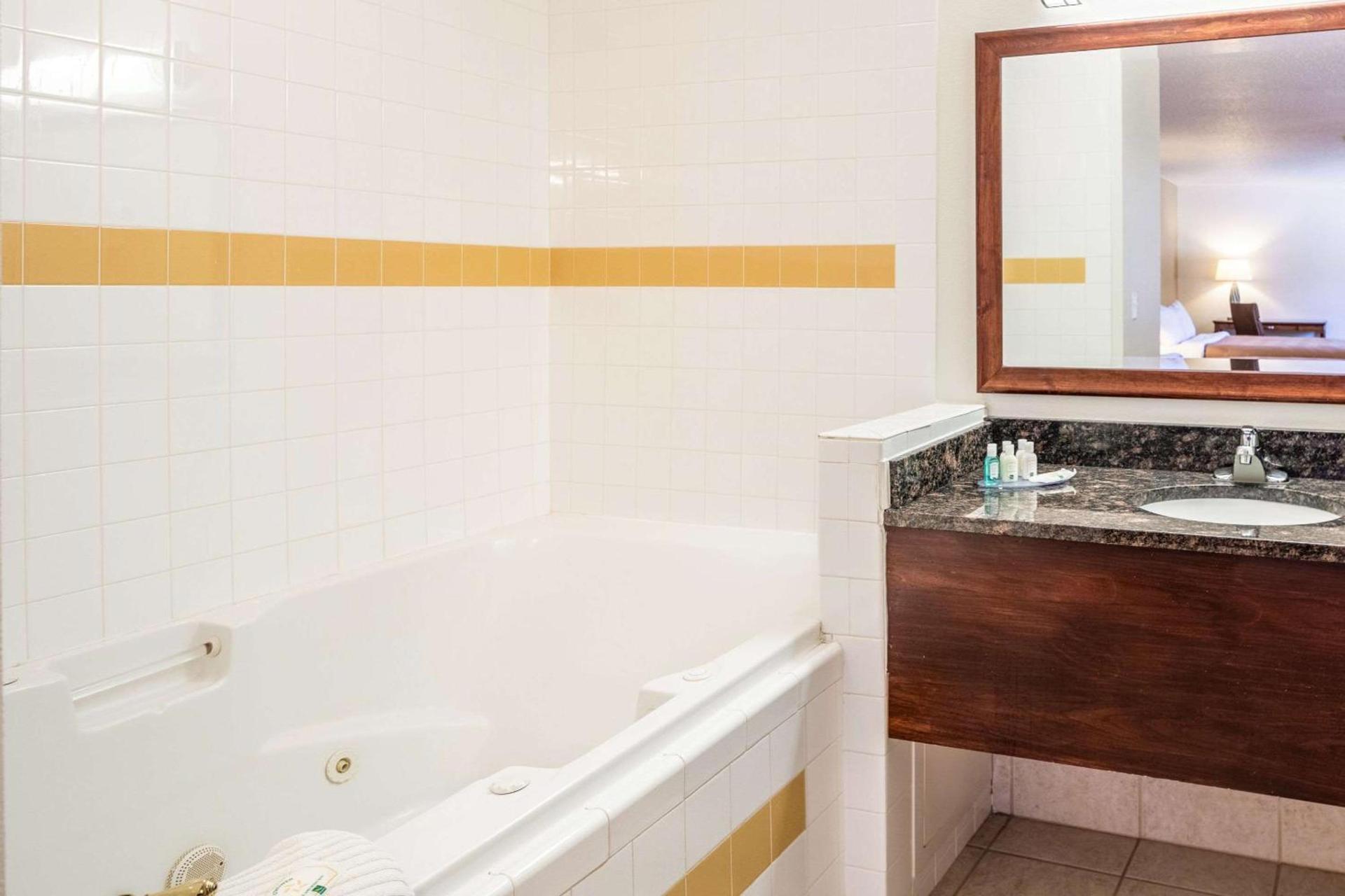 Quality Inn Keystone near Mount Rushmore photo 19