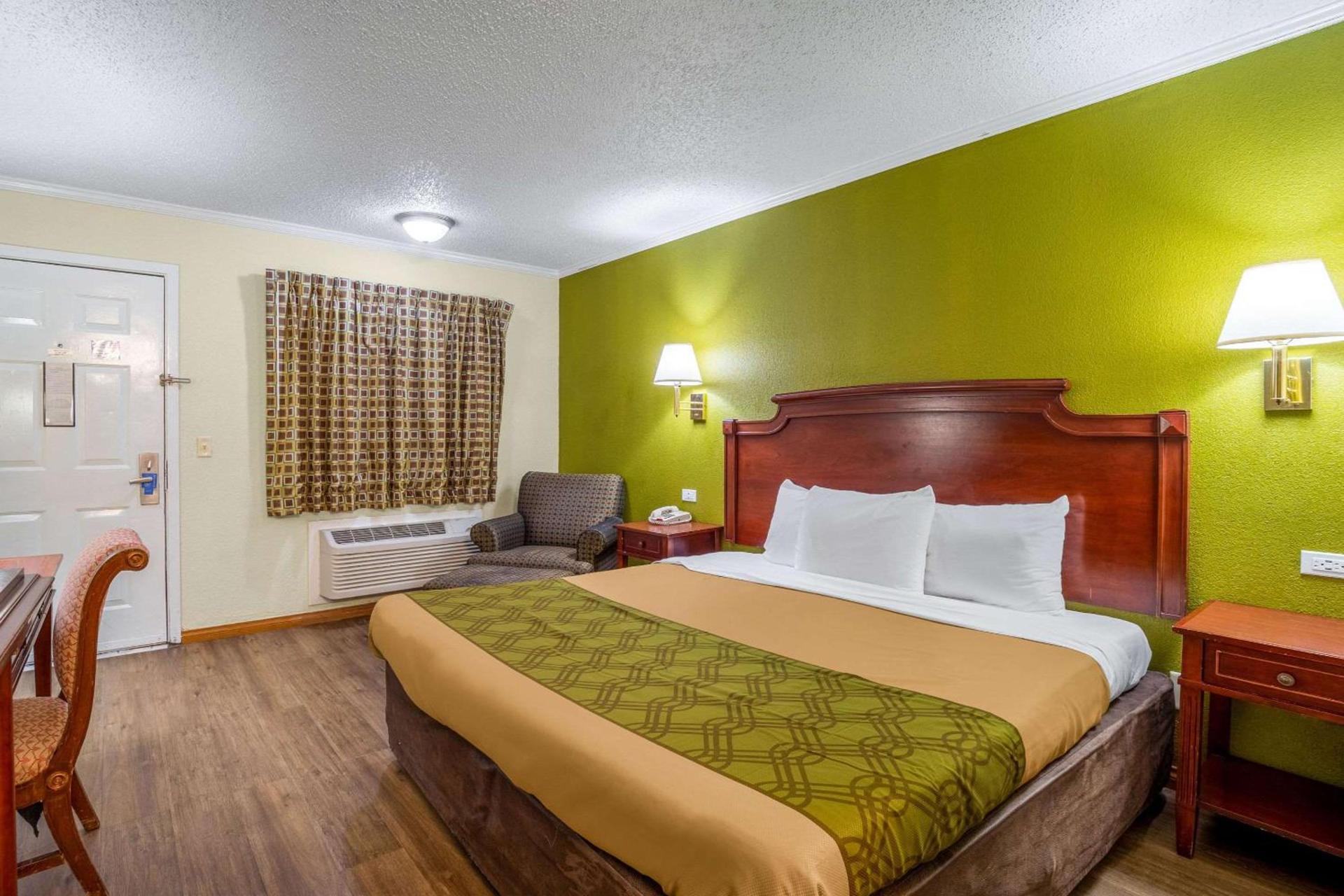 Rodeway Inn & Suites Fort Jackson photo 37