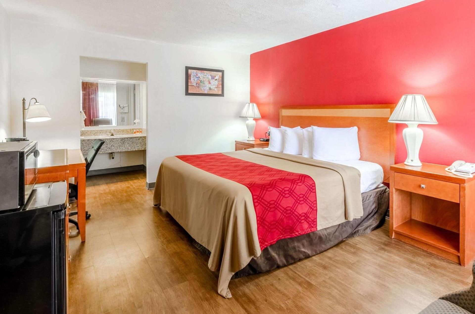 Econo Lodge Martinsville photo 21