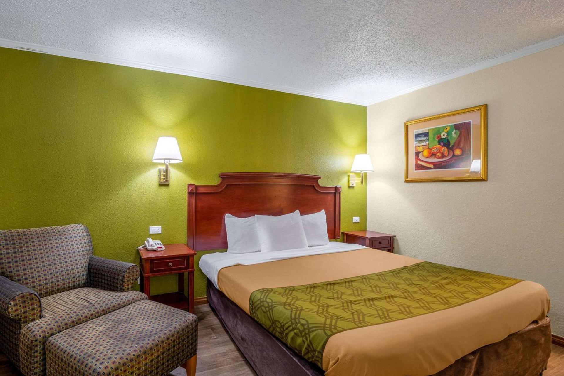 Rodeway Inn & Suites Fort Jackson photo 31