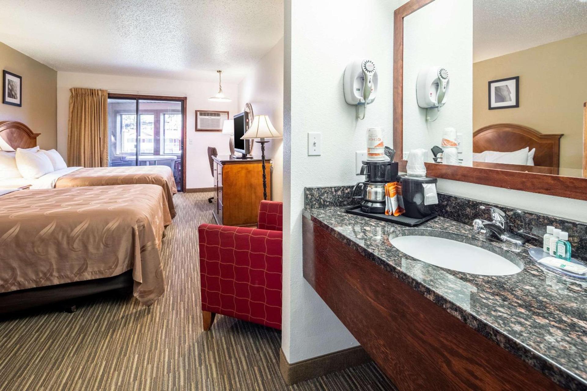 Quality Inn Keystone near Mount Rushmore photo 34