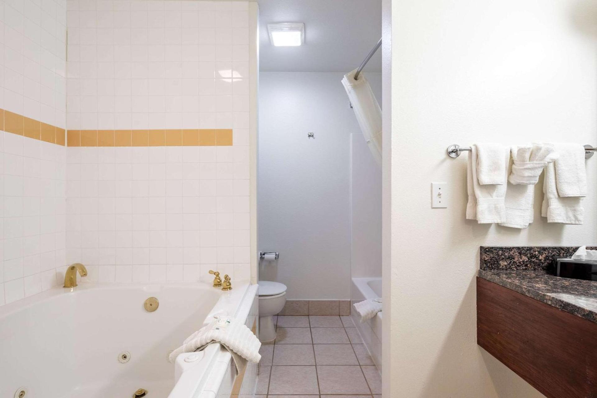Quality Inn Keystone near Mount Rushmore photo 33