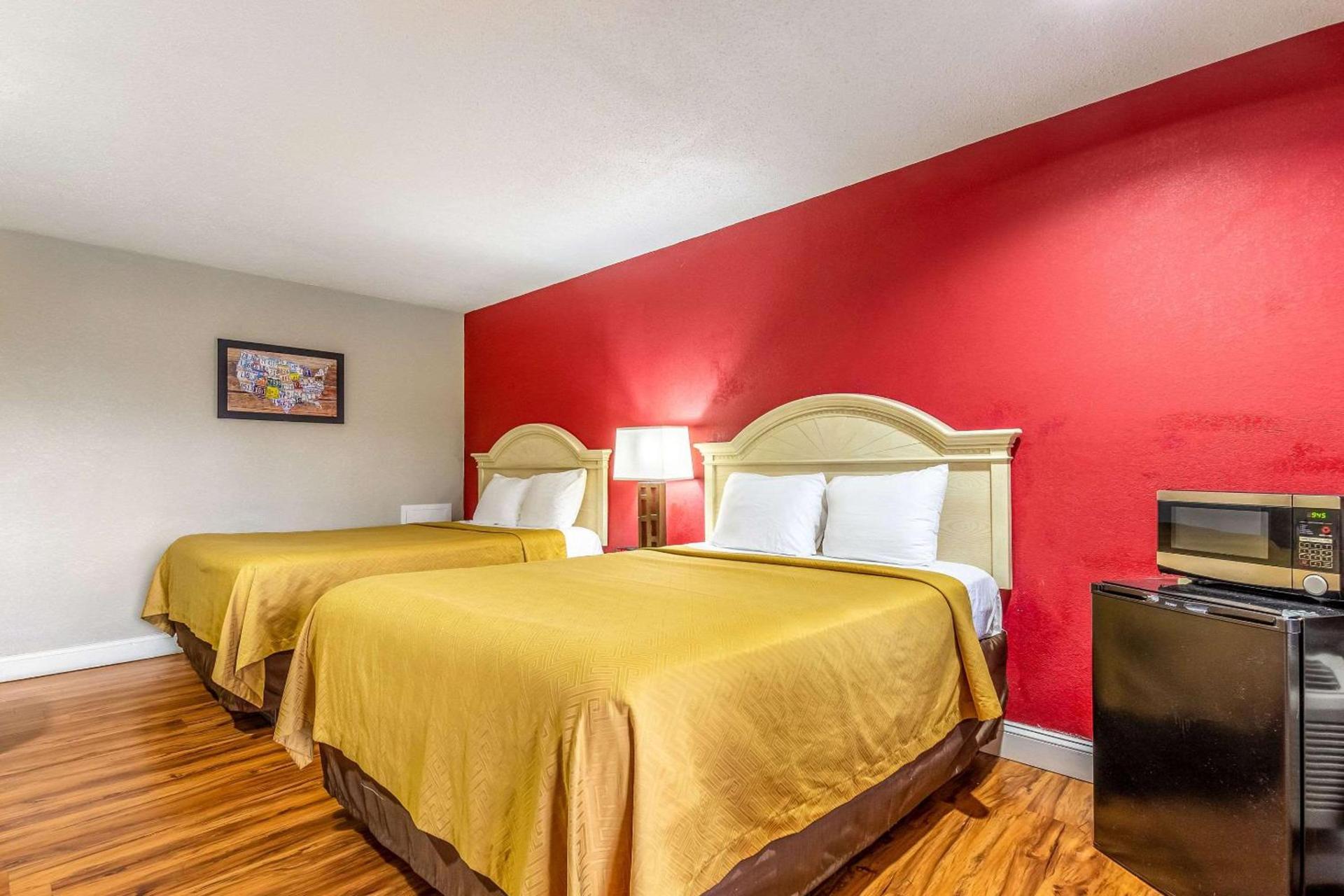 Econo Lodge Berea photo 11