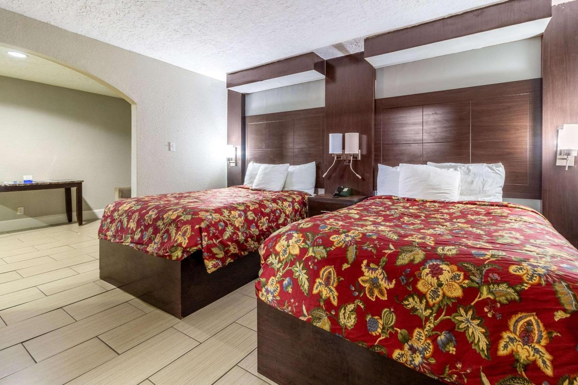 Rodeway Inn & Suites Houston near Medical Center photo 10