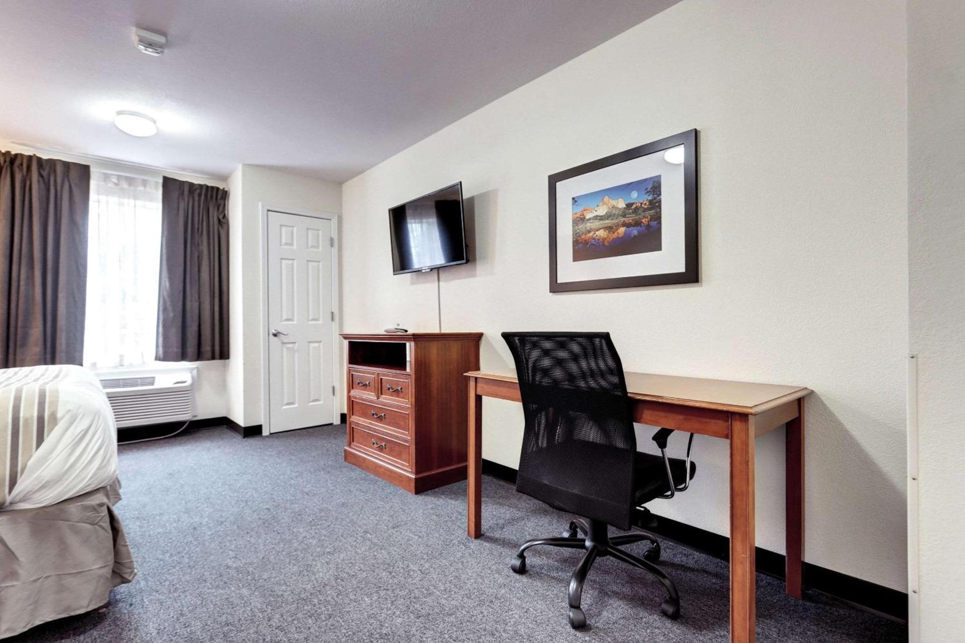 Suburban Studios Westminster Denver North photo 9