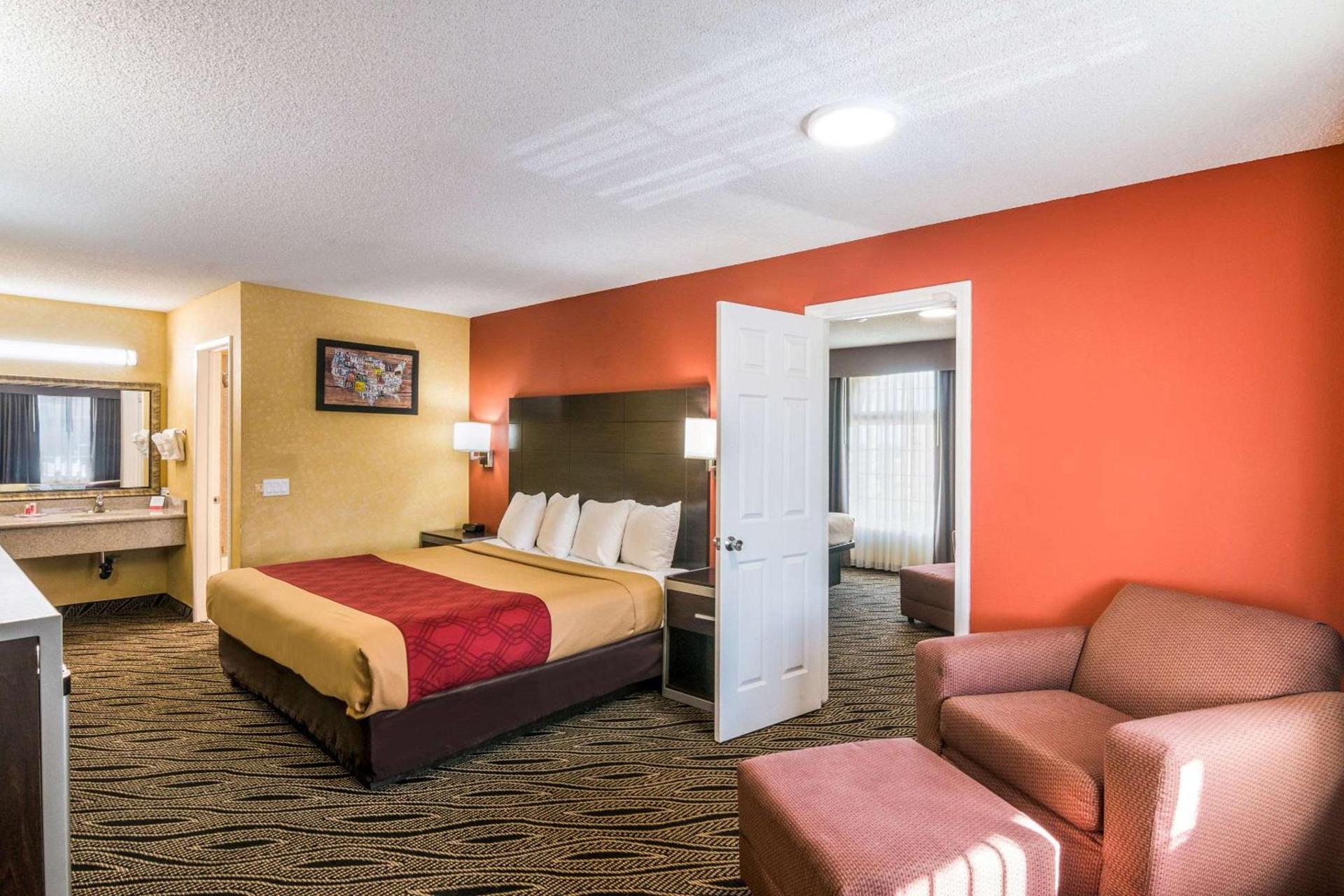 Econo Lodge Hesperia - Victorville I-15 photo 15