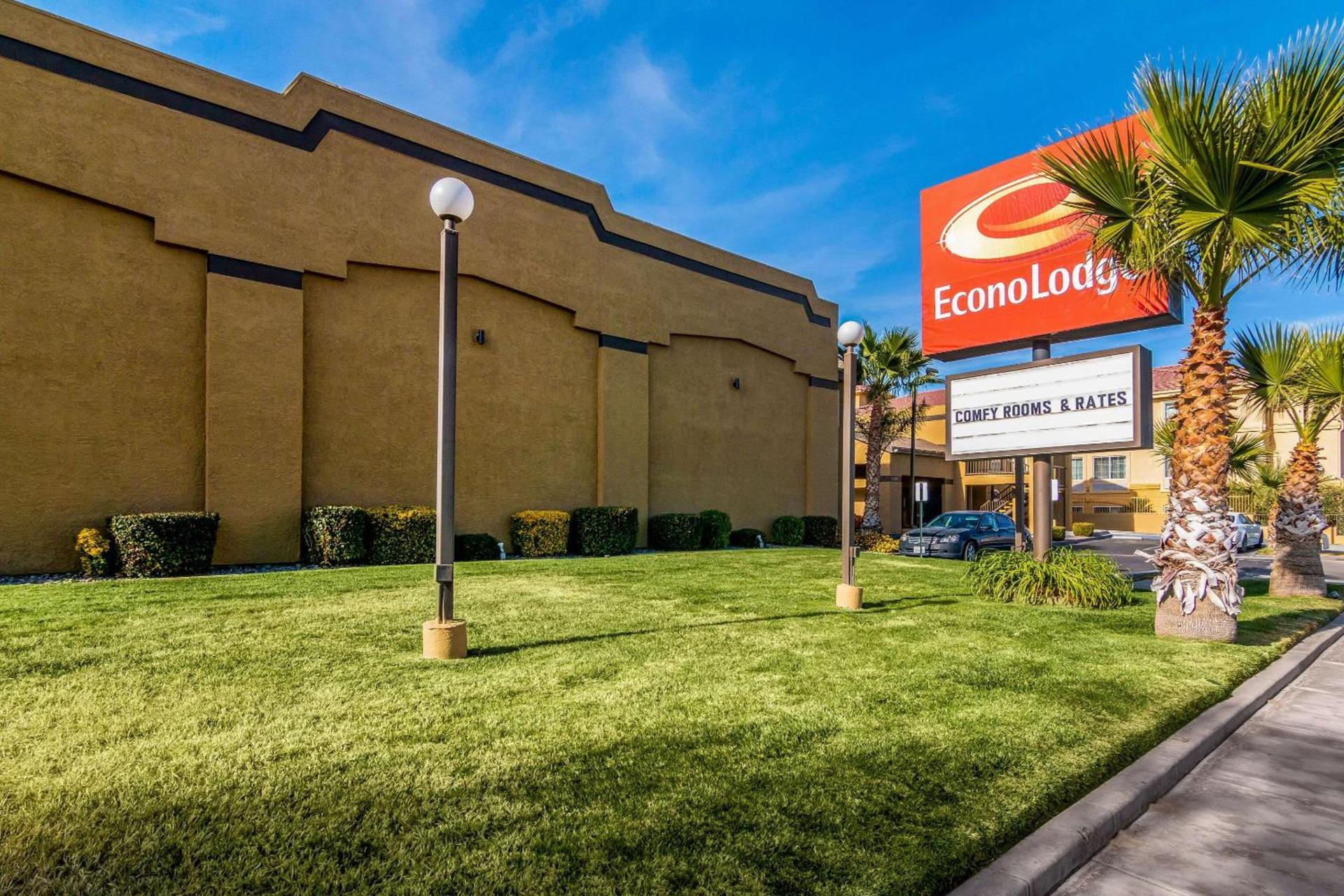 Econo Lodge Hesperia - Victorville I-15 photo 4