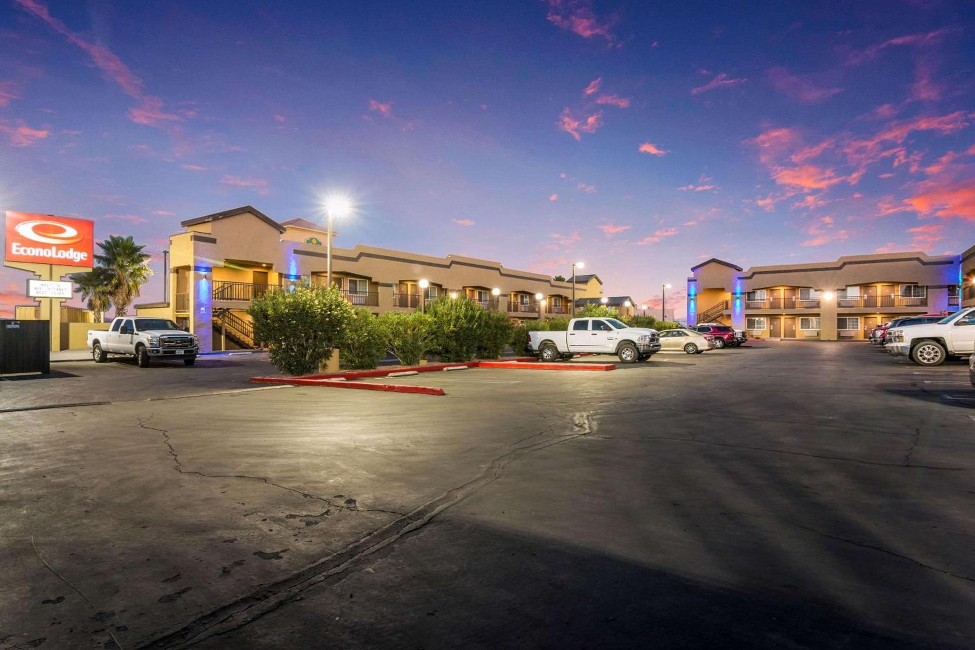 Econo Lodge Hesperia - Victorville I-15 photo 43