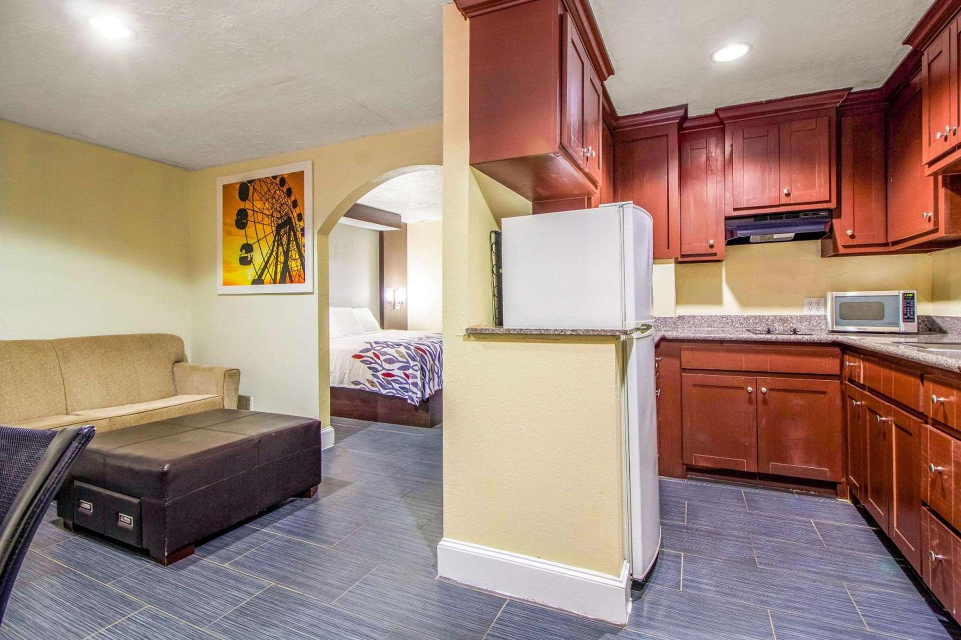 Rodeway Inn & Suites Houston near Medical Center photo 3
