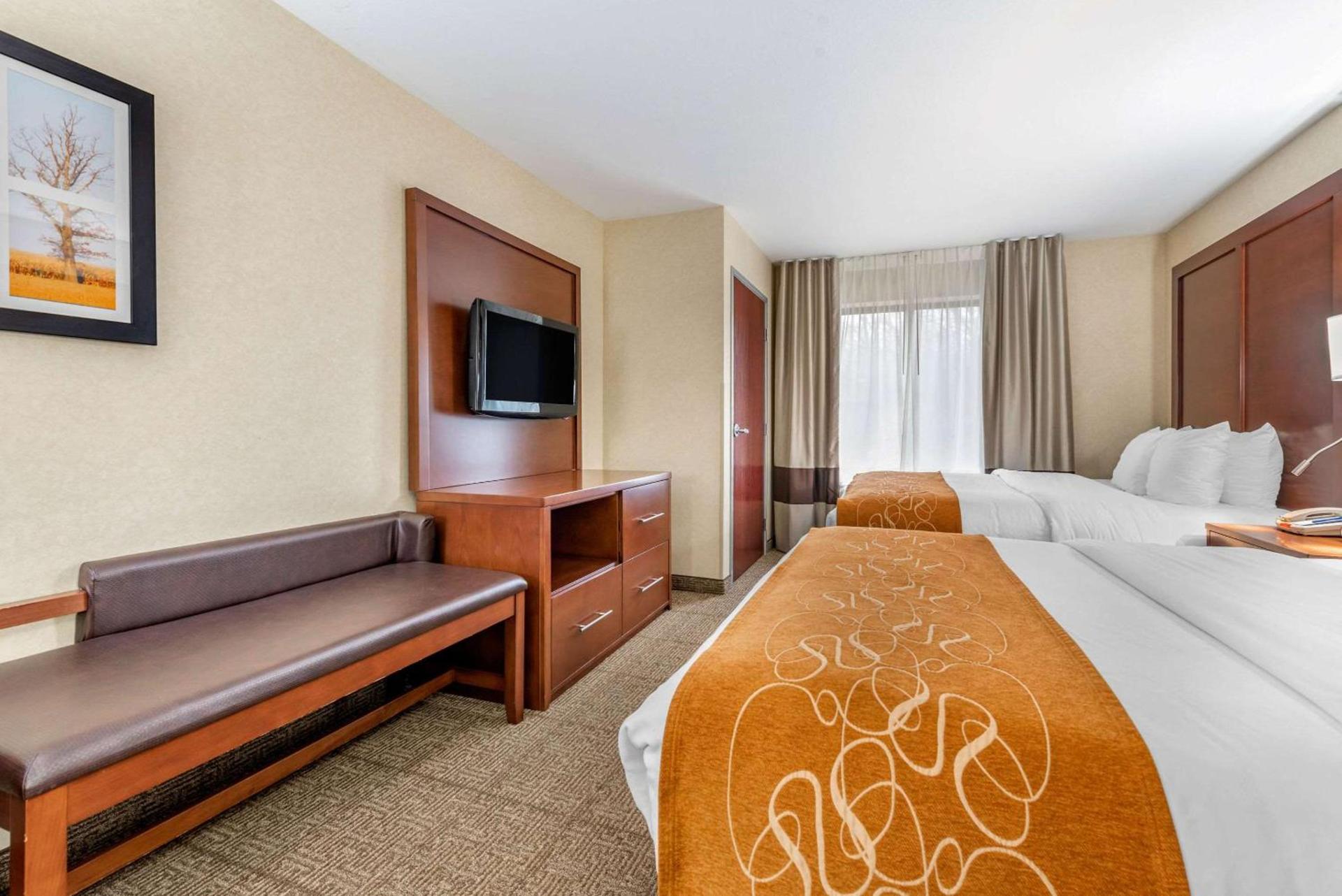 Comfort Suites Elkhart South photo 25