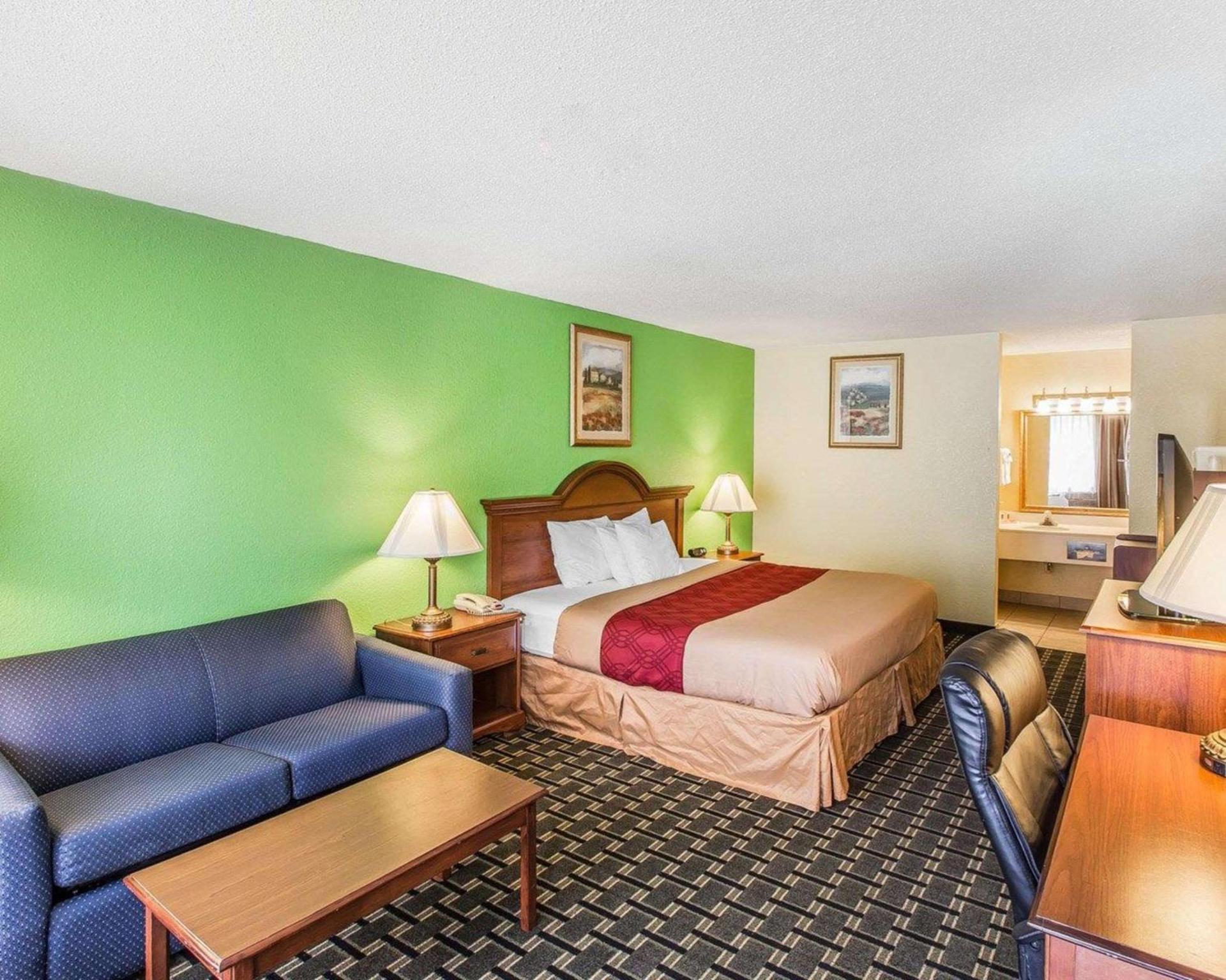 Econo Lodge photo 15