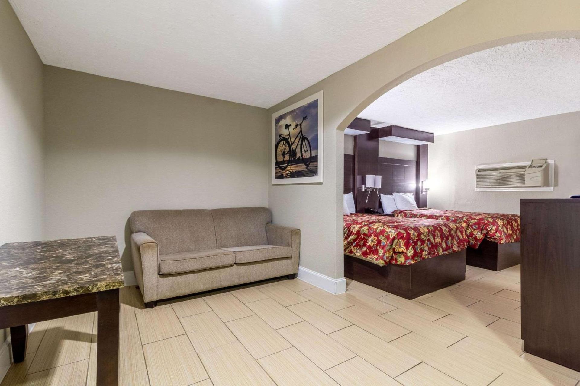 Rodeway Inn & Suites Houston near Medical Center photo 12