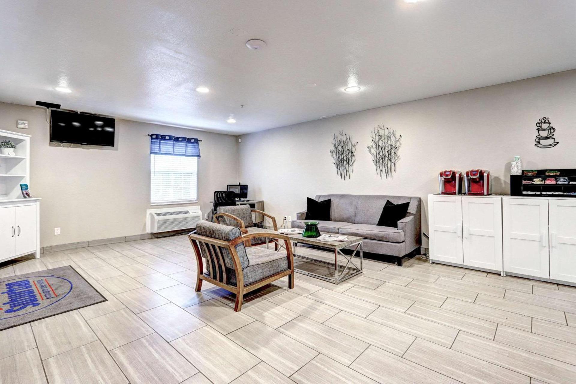 Suburban Studios Westminster Denver North photo 4