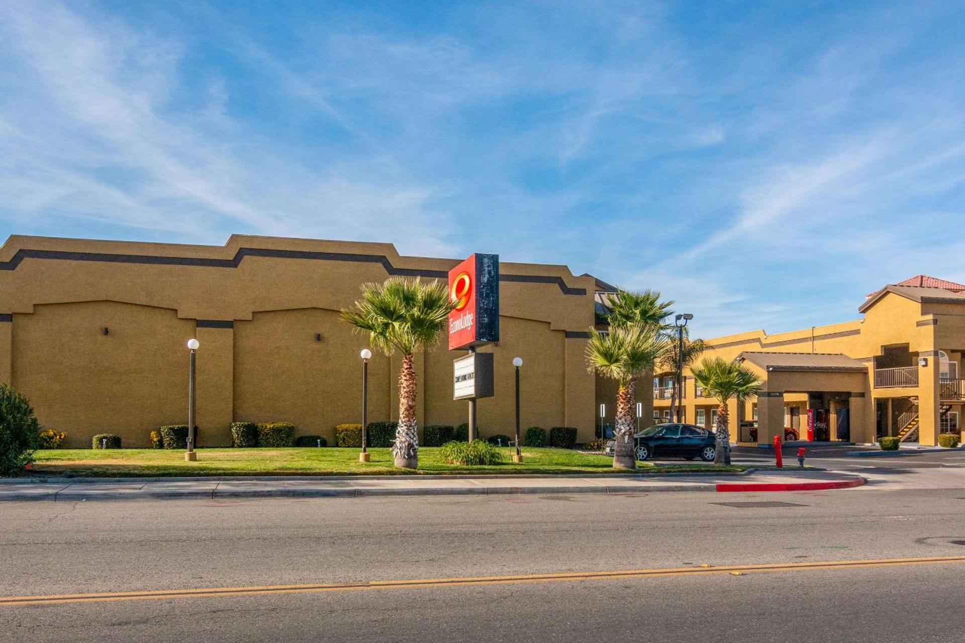 Econo Lodge Hesperia - Victorville I-15 photo 5