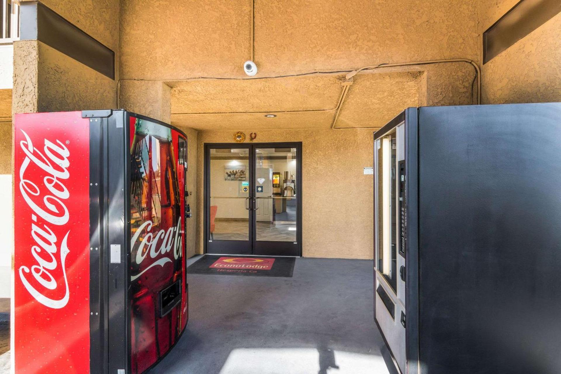 Econo Lodge Hesperia - Victorville I-15 photo 48