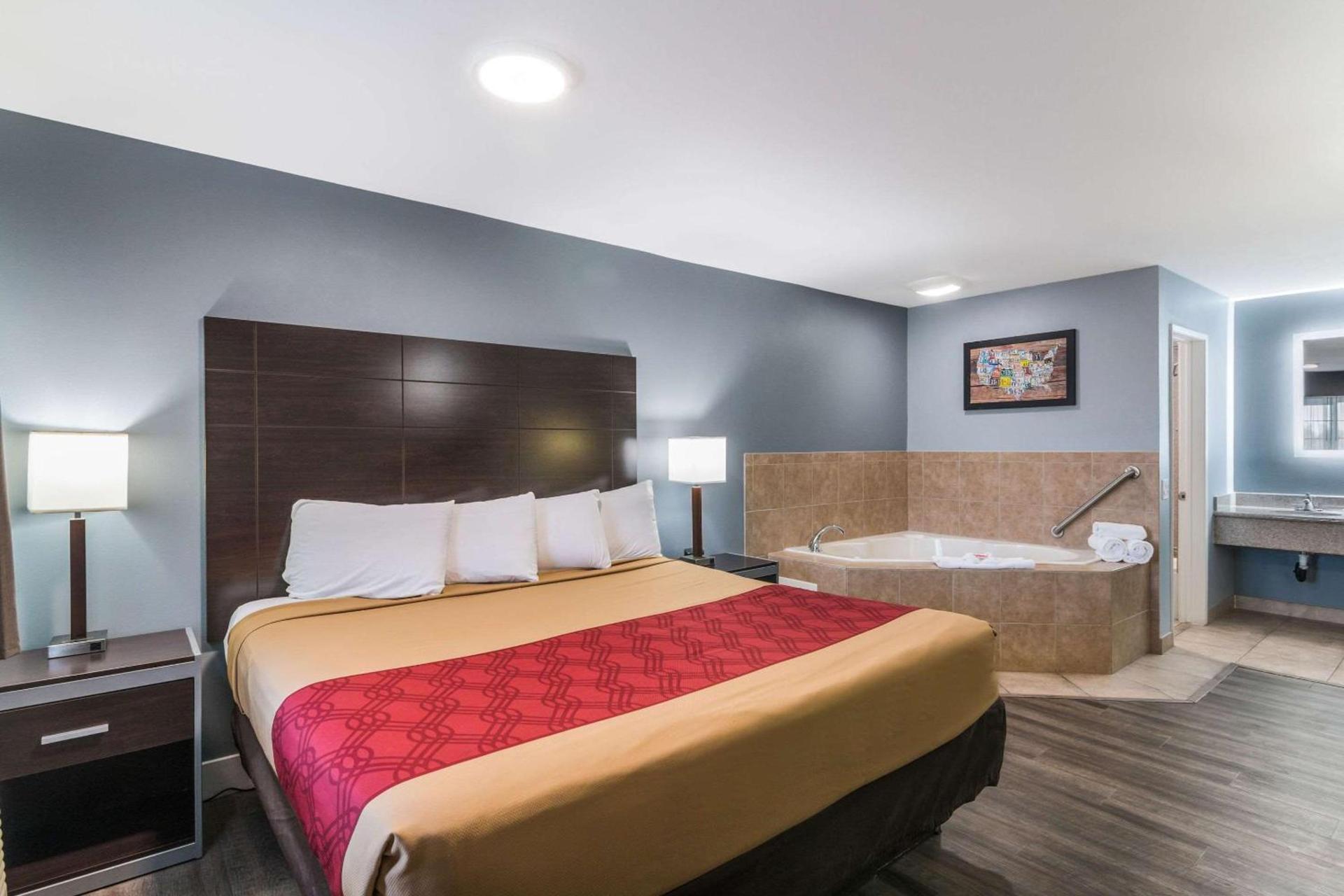 Econo Lodge Hesperia - Victorville I-15 photo 23