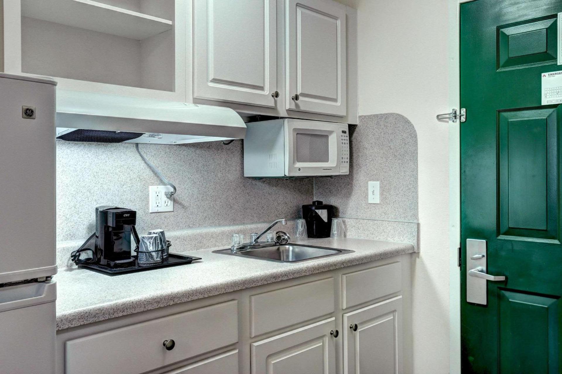 Suburban Studios Westminster Denver North photo 18