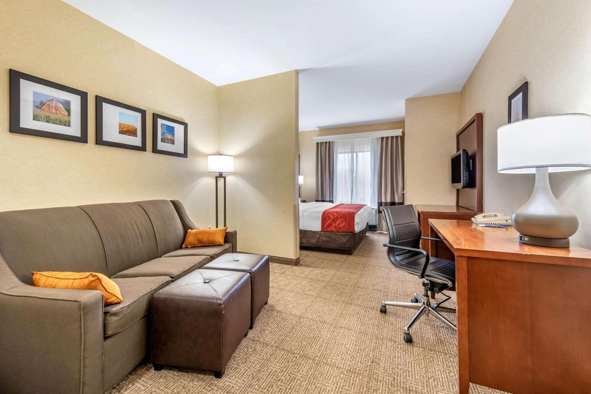 Comfort Suites Elkhart South photo 14