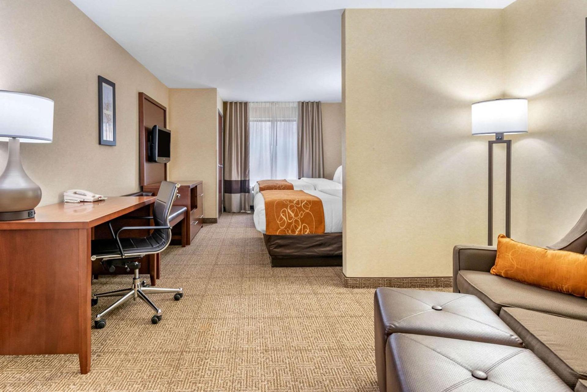 Comfort Suites Elkhart South photo 23