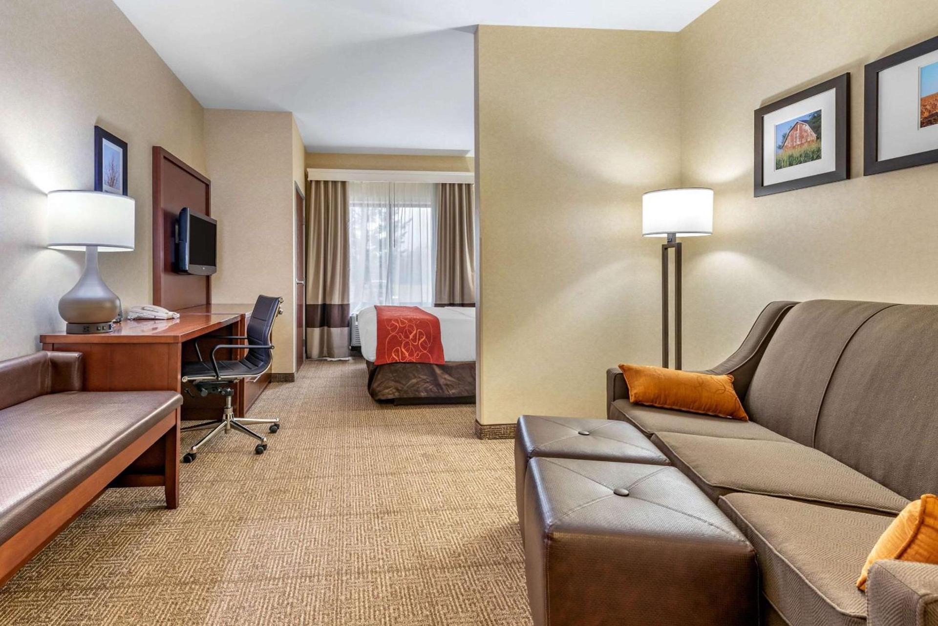 Comfort Suites Elkhart South photo 18