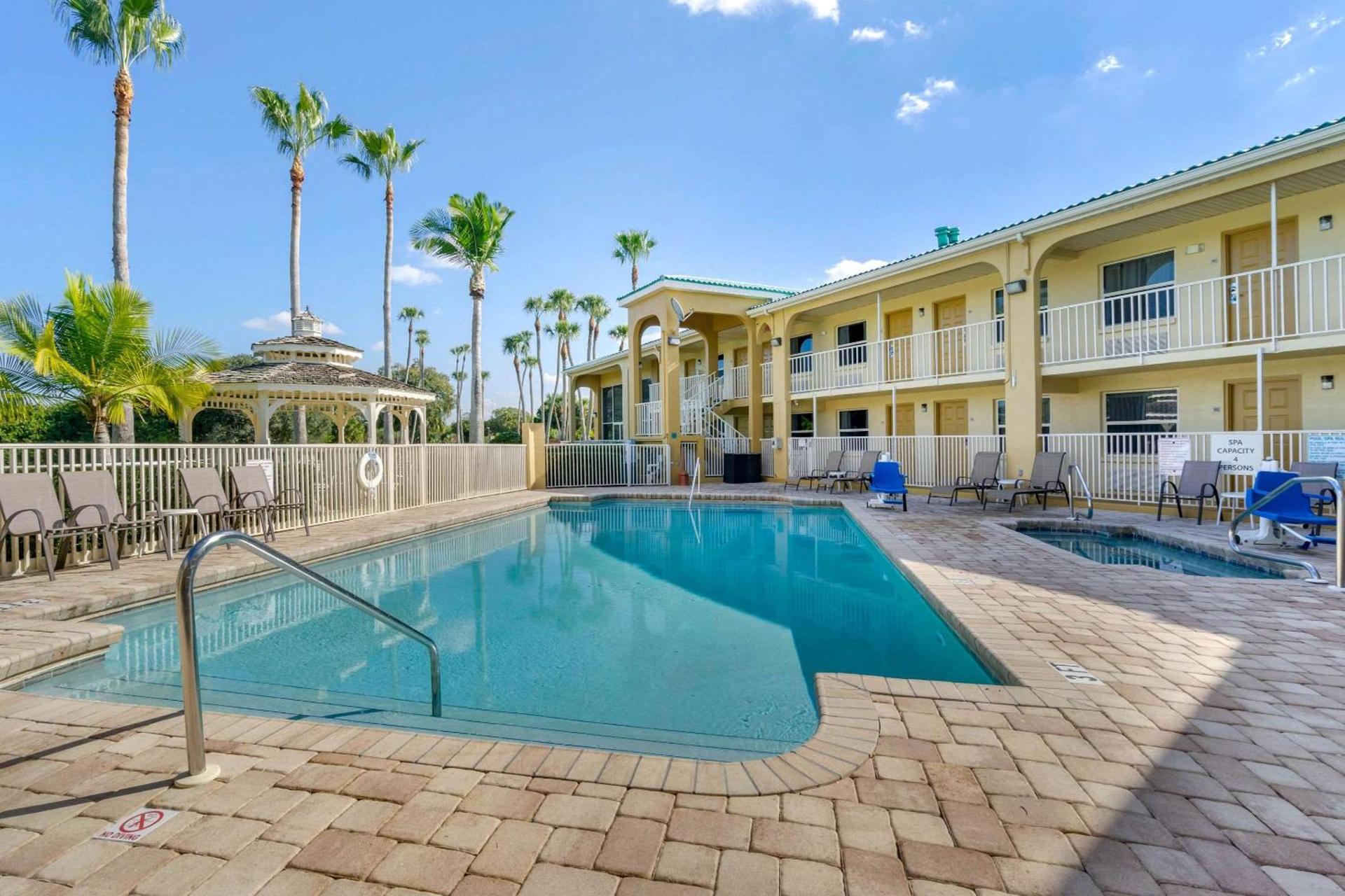 Quality Inn Bradenton North I-75 photo 2