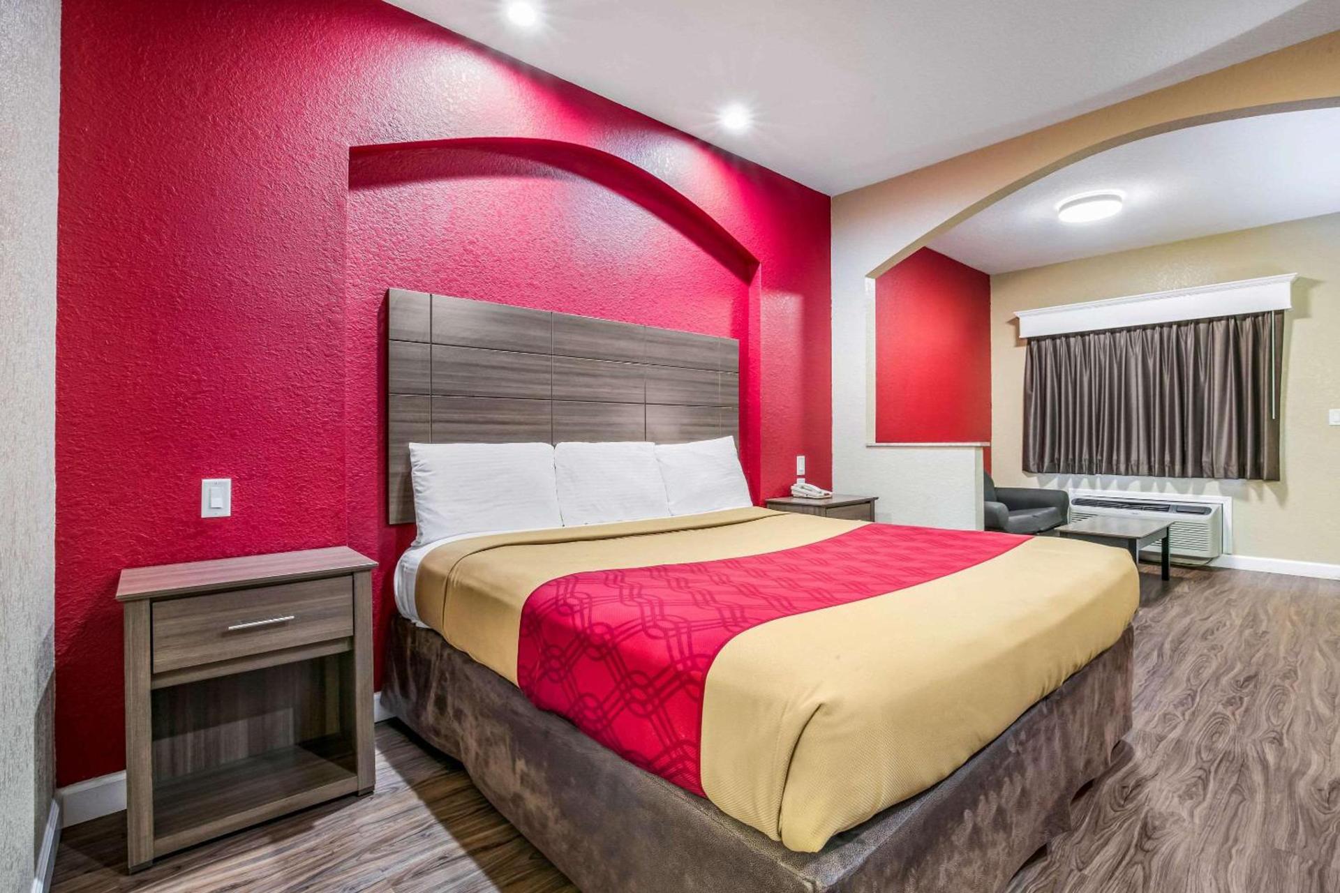Econo Lodge Inn & Suites Horn Lake - Southhaven photo 14