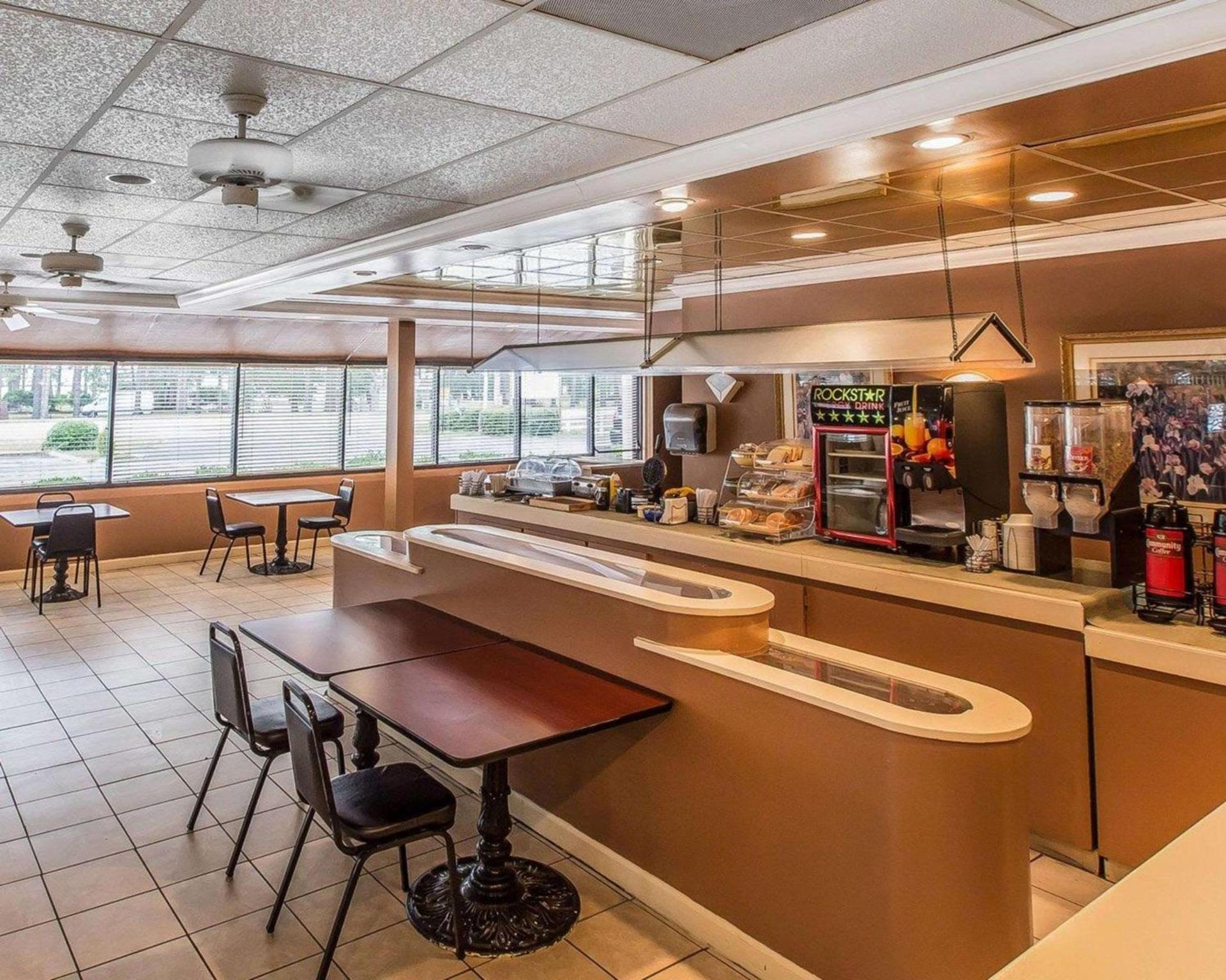 Econo Lodge photo 26