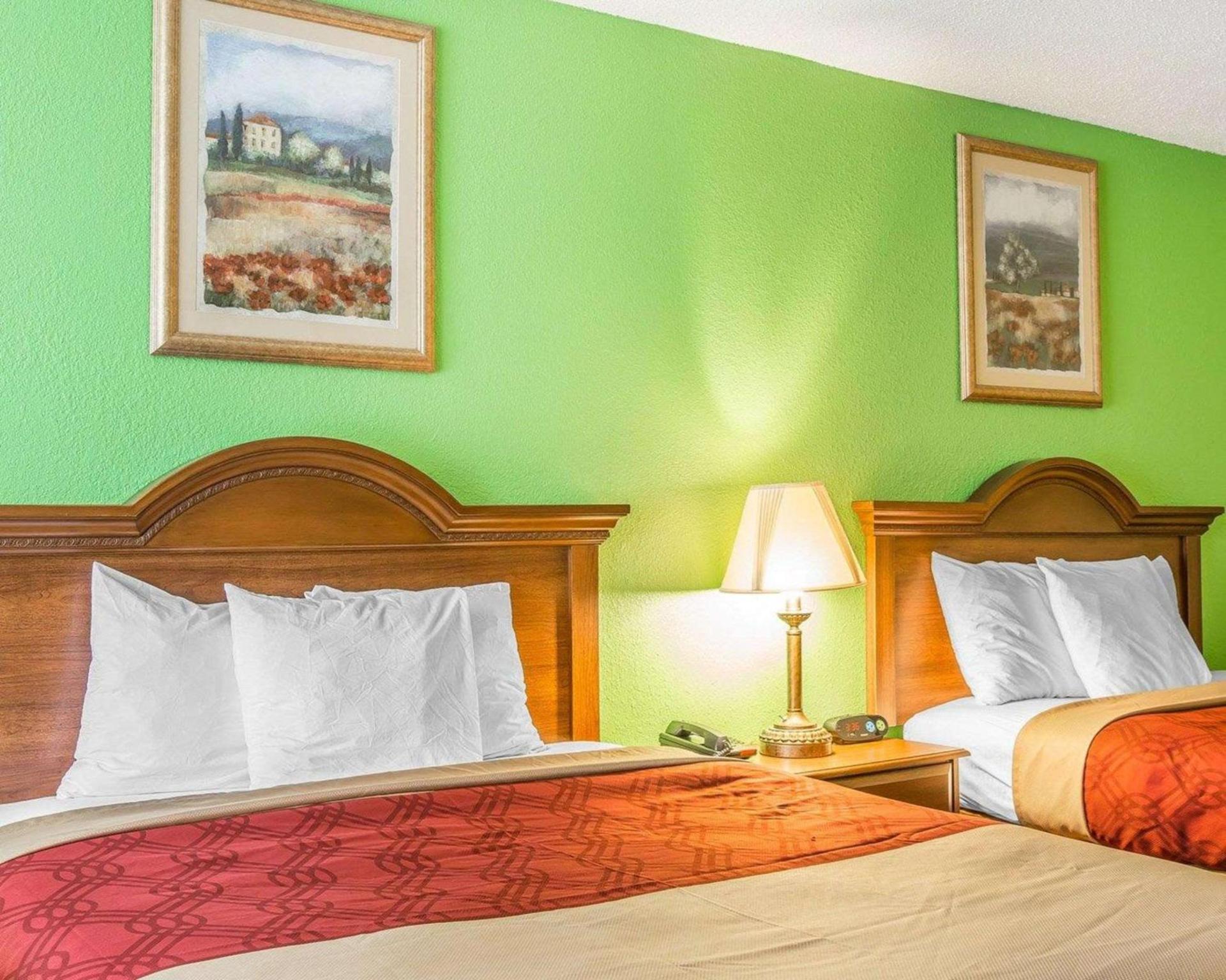 Econo Lodge photo 27