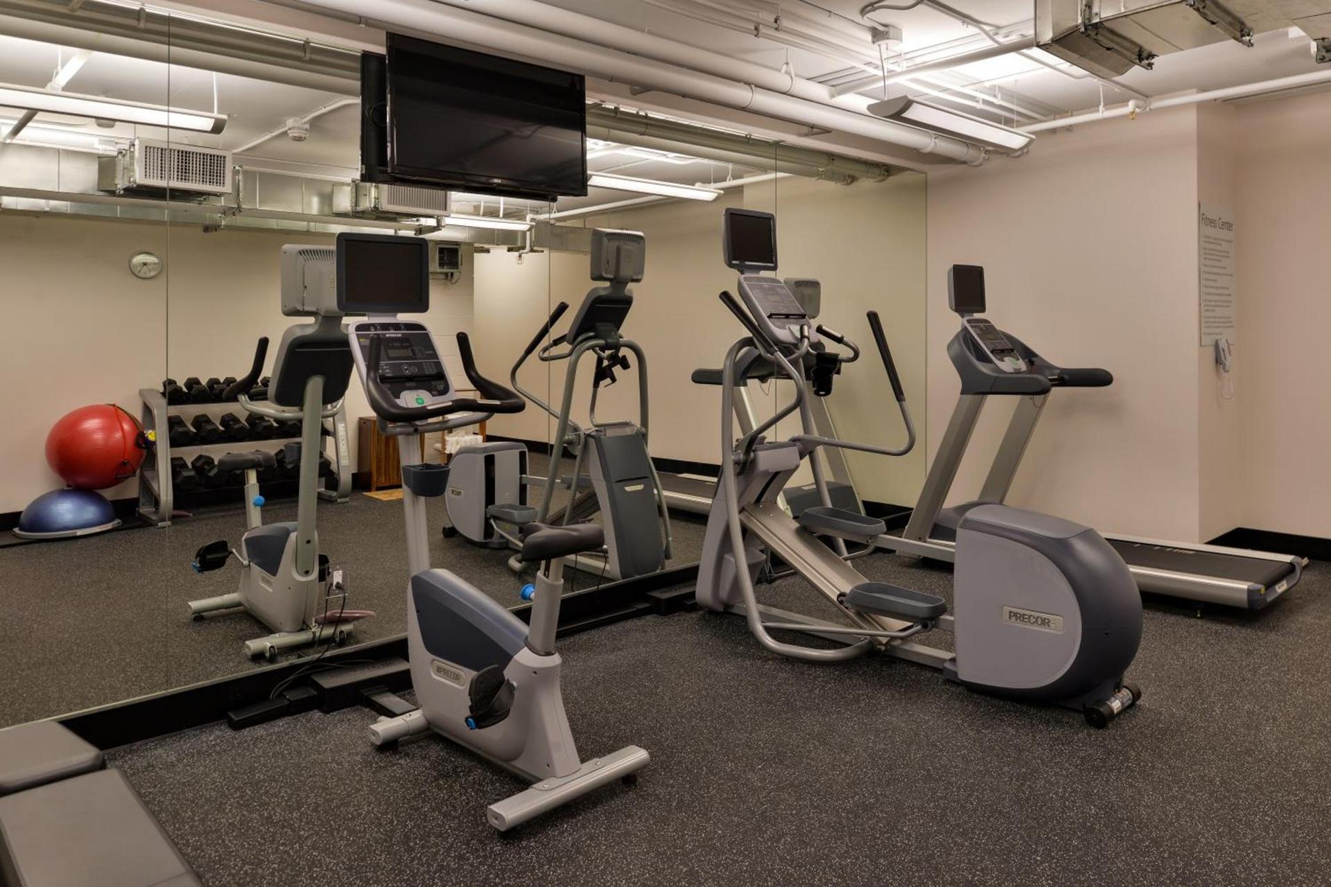 Holiday Inn Express & Suites San Diego - Mission Valley by IHG photo 20