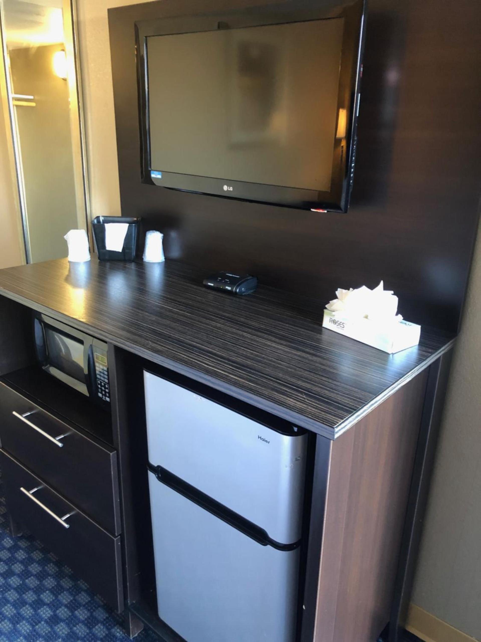 Howard Johnson by Wyndham Odessa TX photo 13