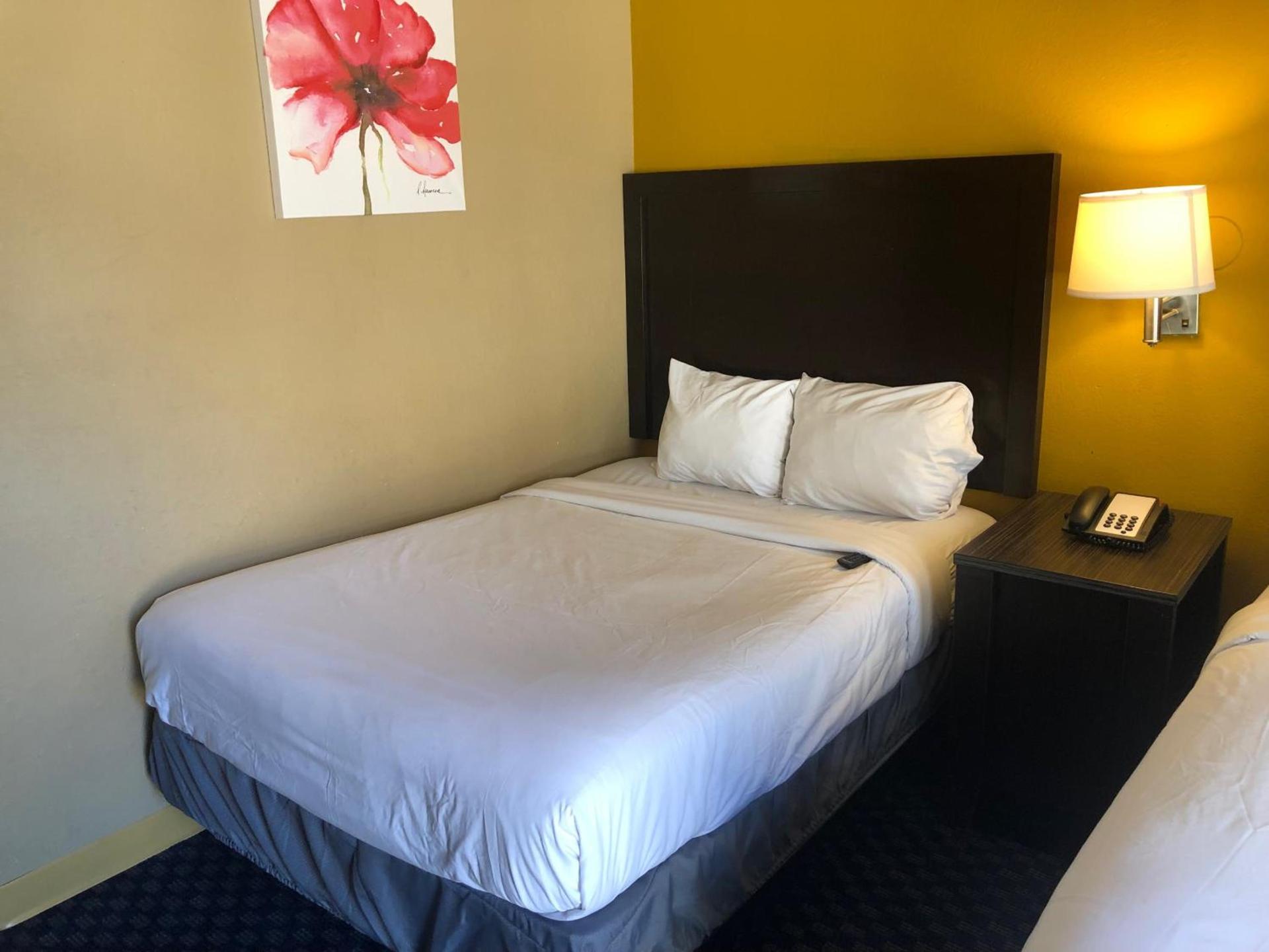 Howard Johnson by Wyndham Odessa TX photo 4