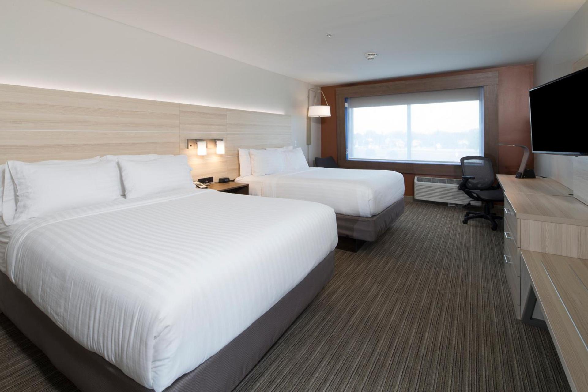 Holiday Inn Express & Suites Alpena - Downtown by IHG photo 14