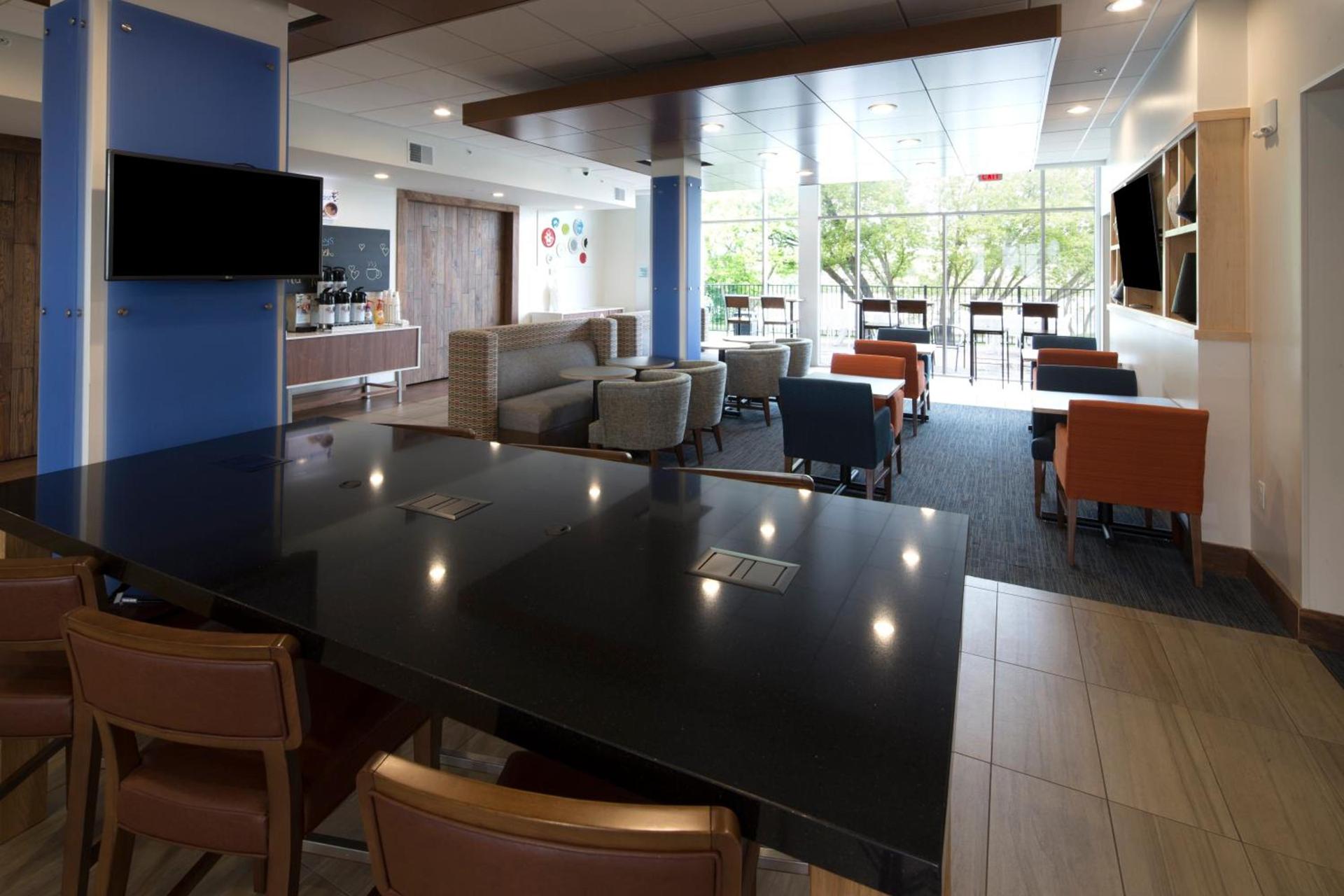 Holiday Inn Express & Suites Alpena - Downtown by IHG photo 9